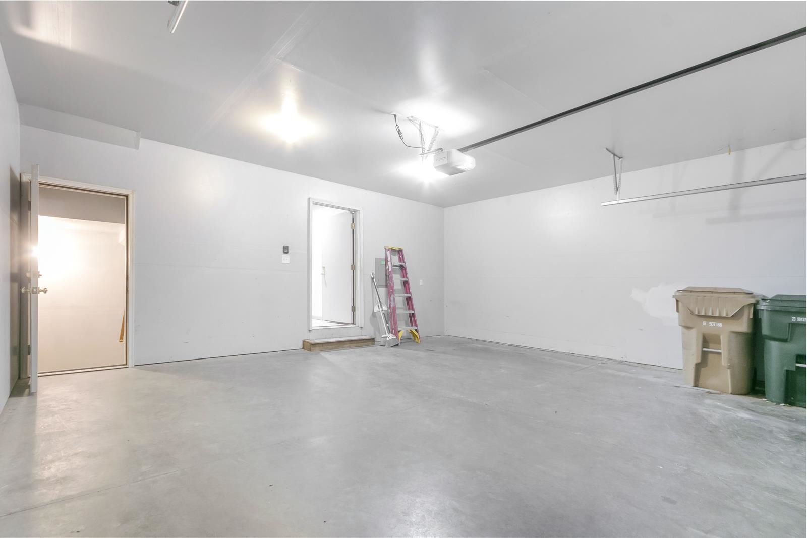 2414 Commercial Avenue
