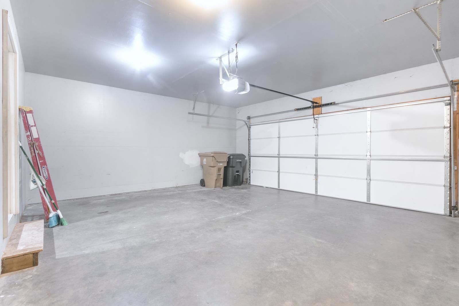 2414 Commercial Avenue