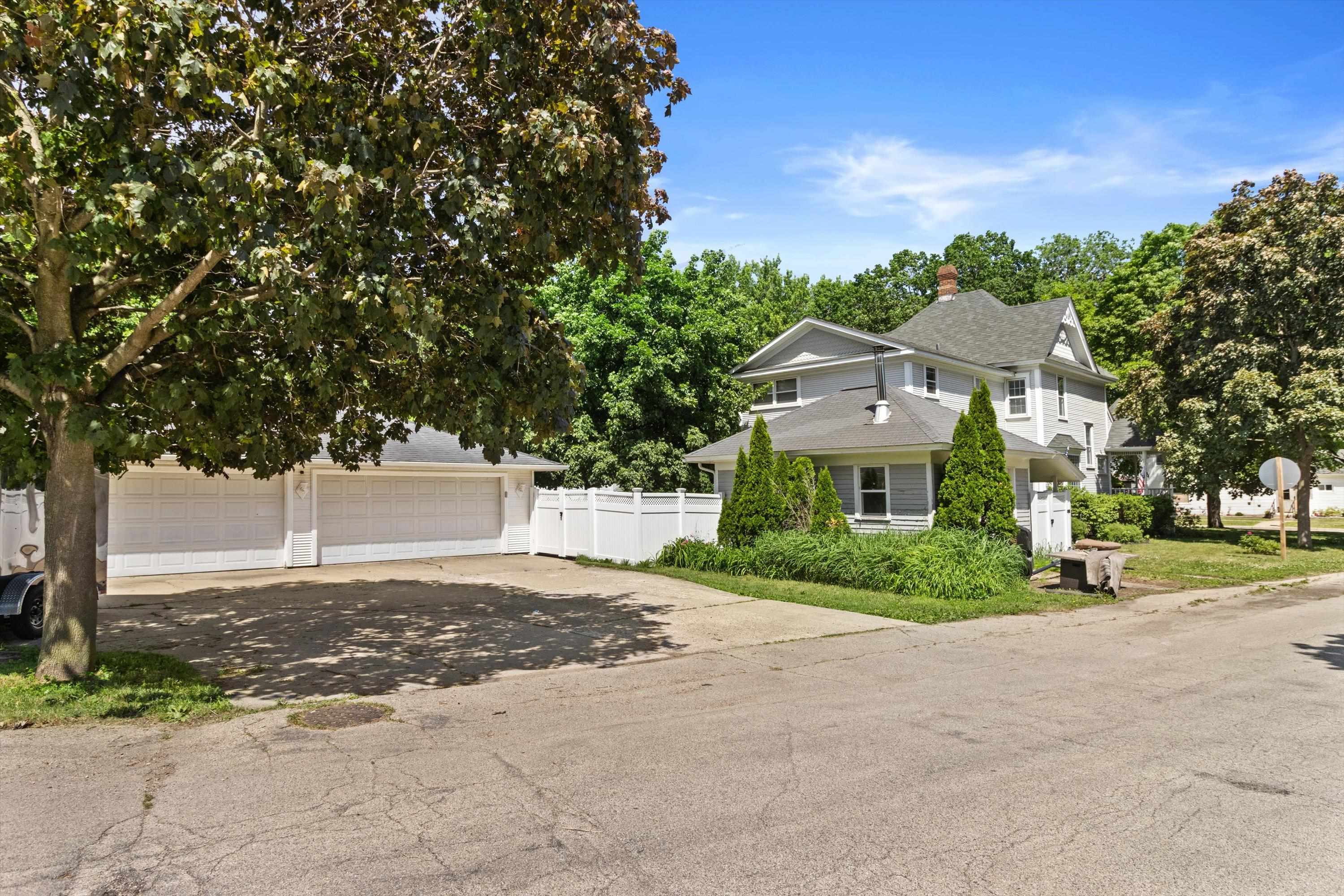 602 E Exchange Street