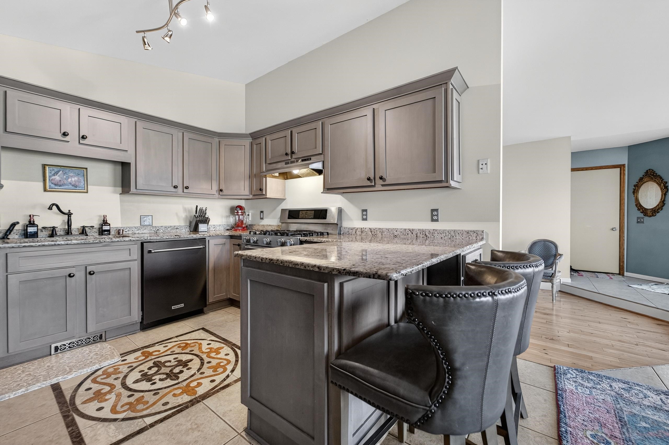 7115 Spring Hill Drive