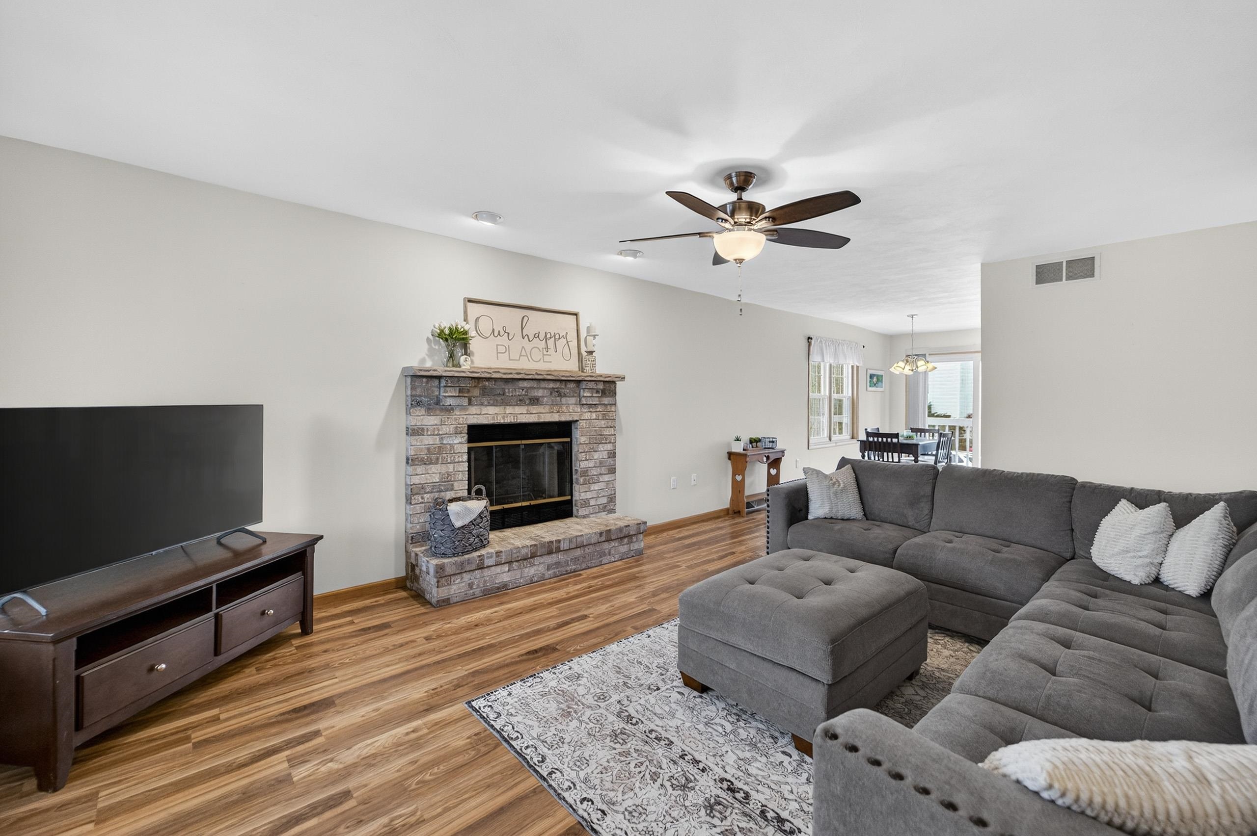 3202 Dorchester Way