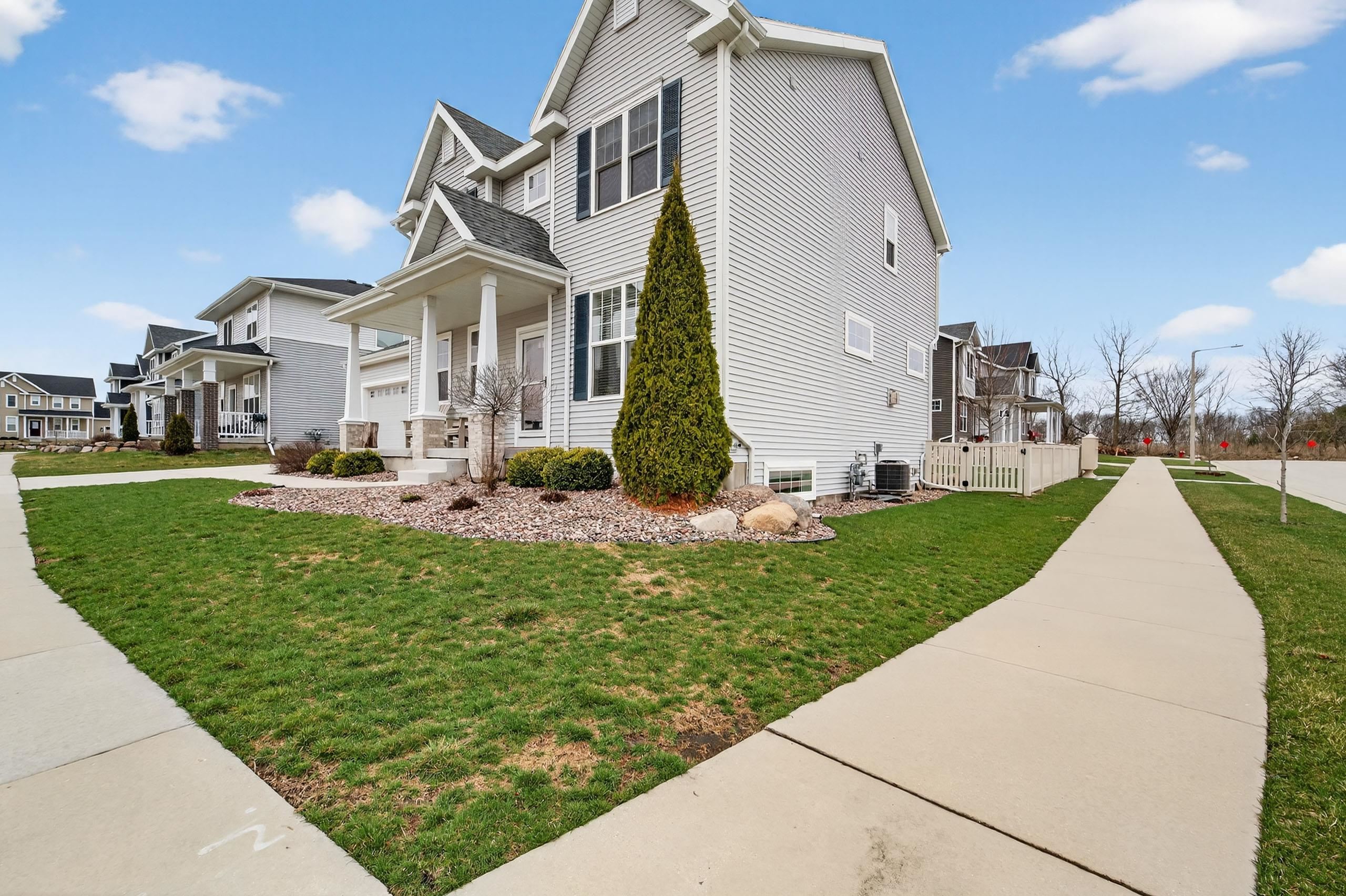 10324 Ivory Dove Trail