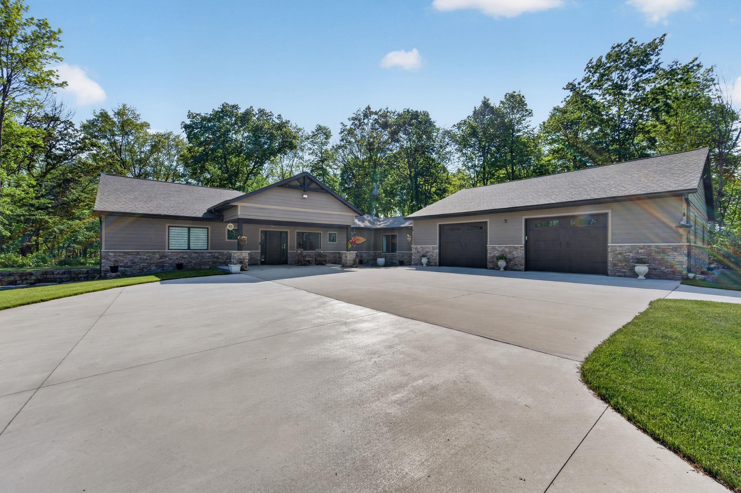 W7181 Duck Creek Avenue