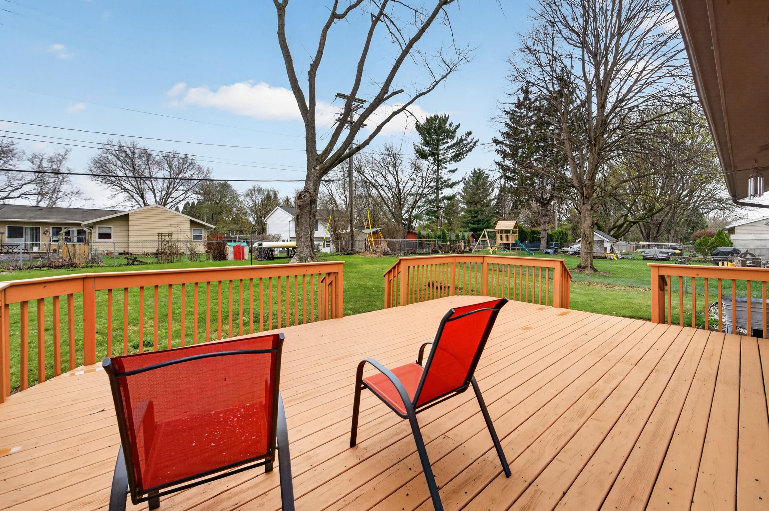 5909 Meadowood Drive