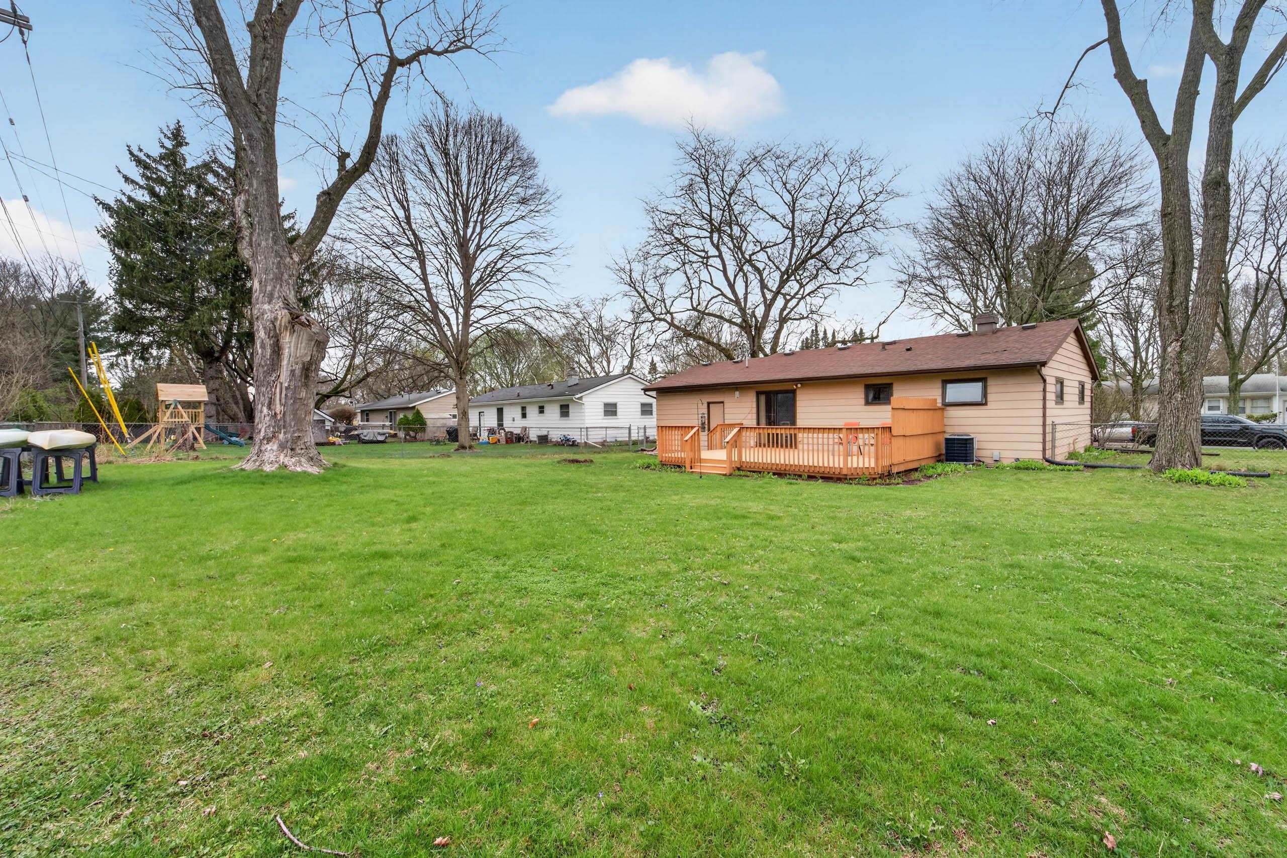 5909 Meadowood Drive