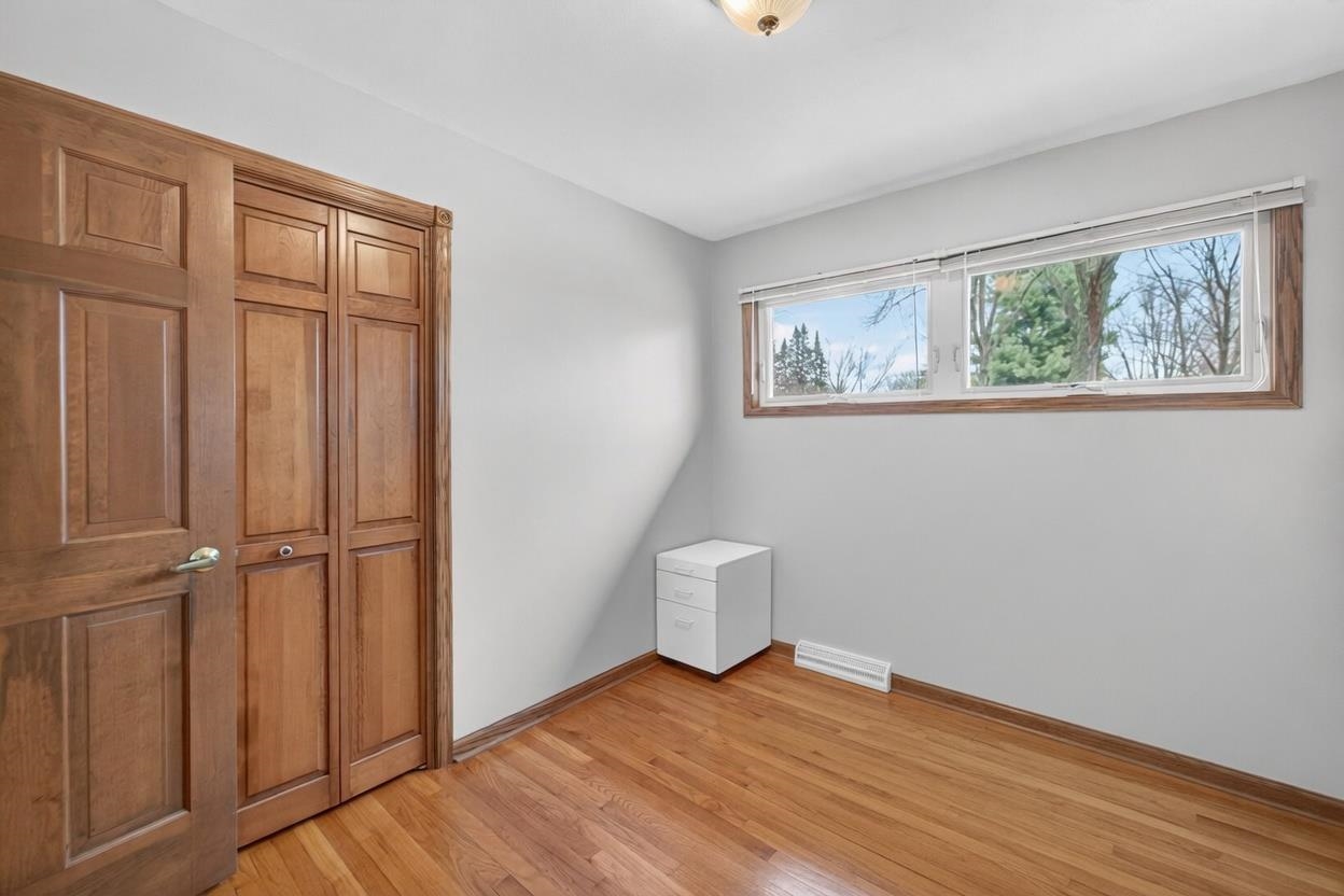 5909 Meadowood Drive