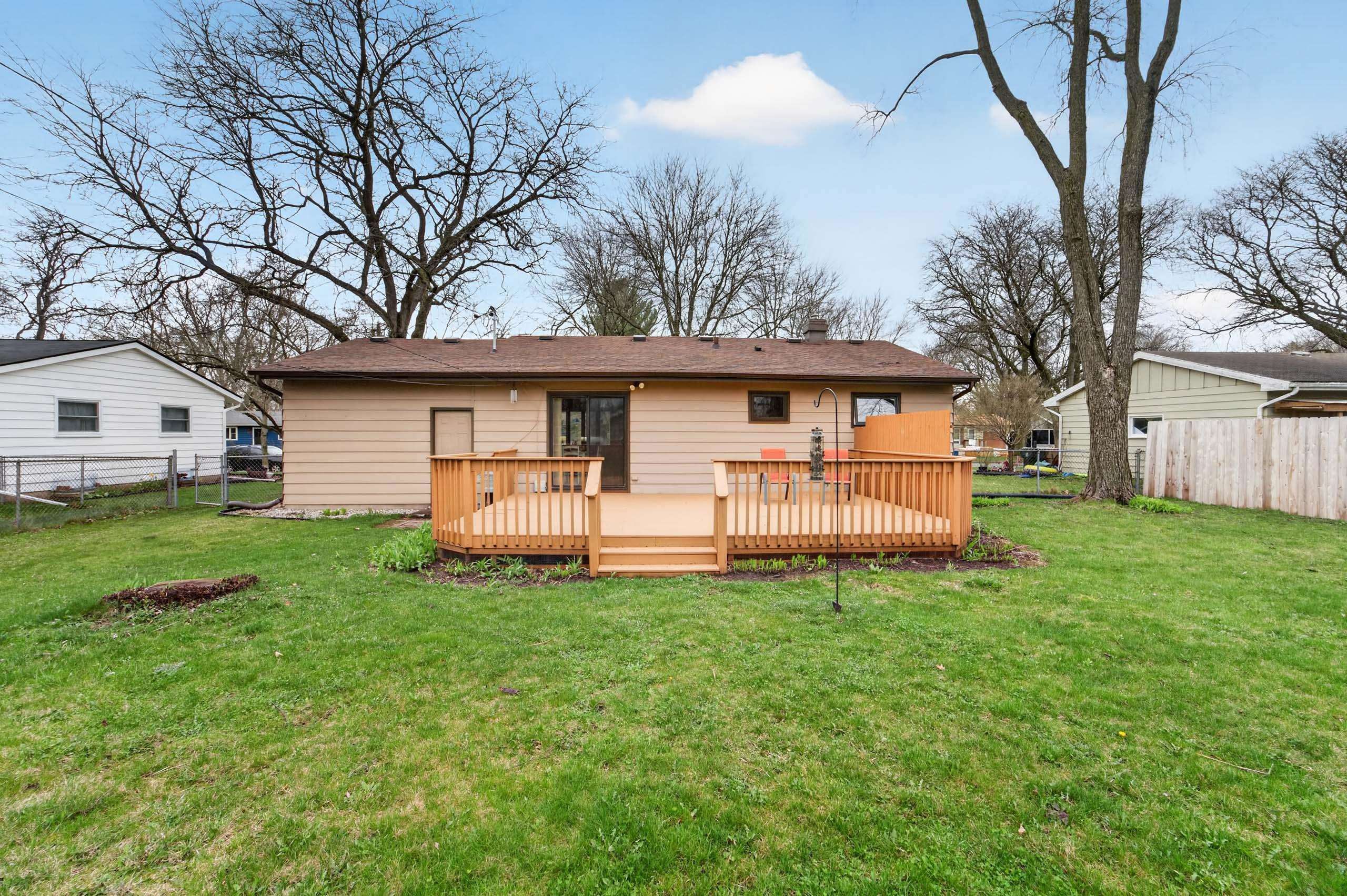 5909 Meadowood Drive