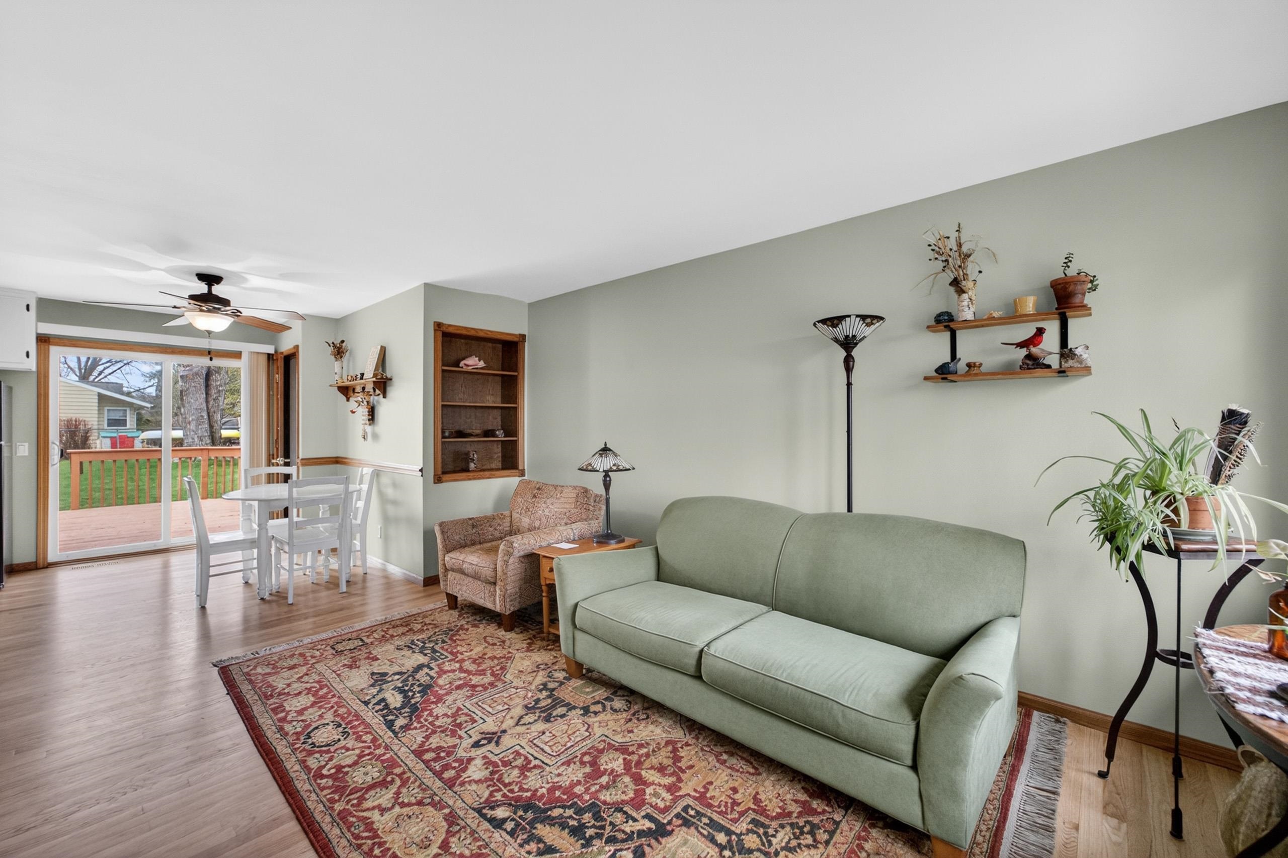 5909 Meadowood Drive