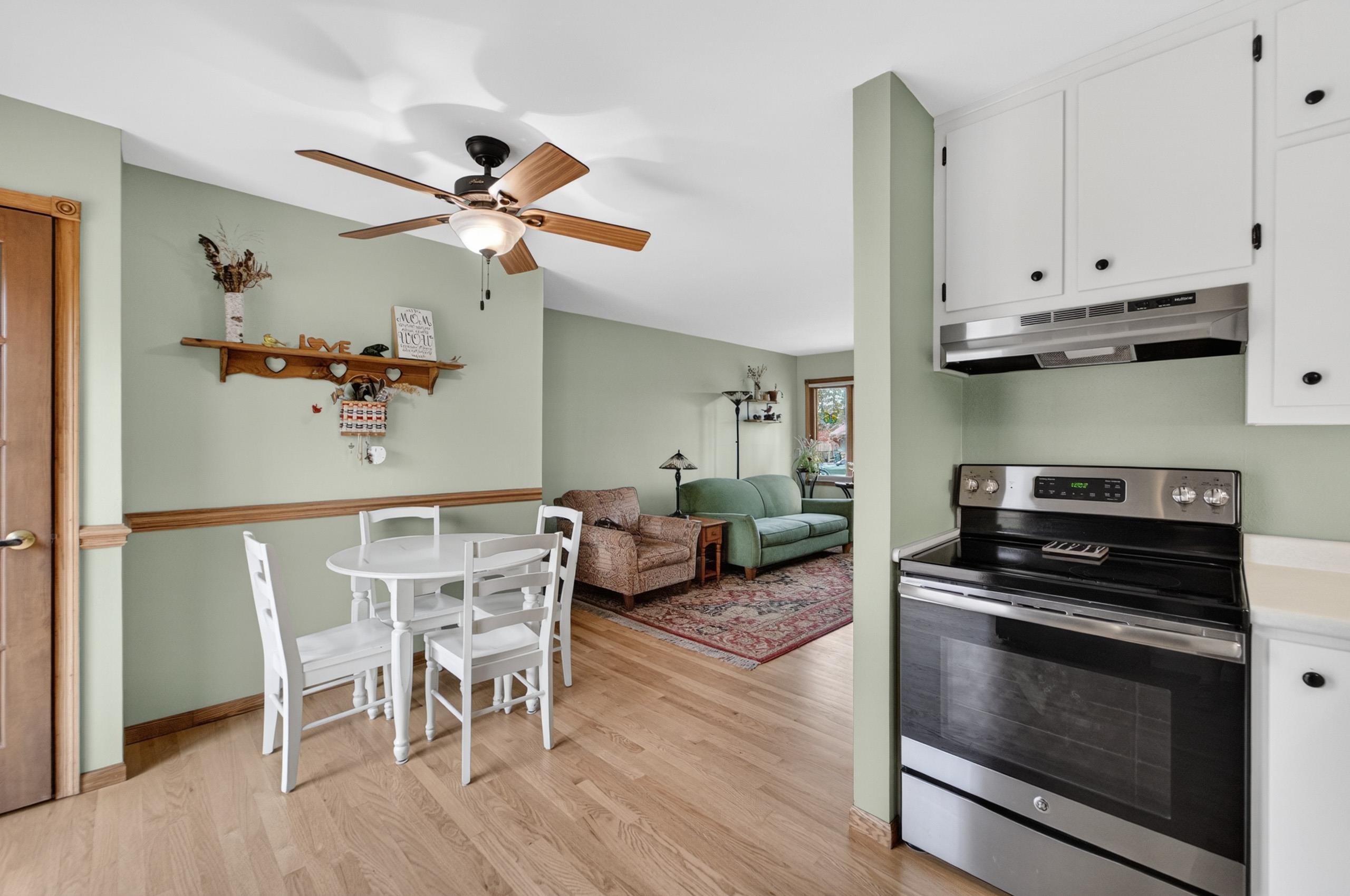 5909 Meadowood Drive