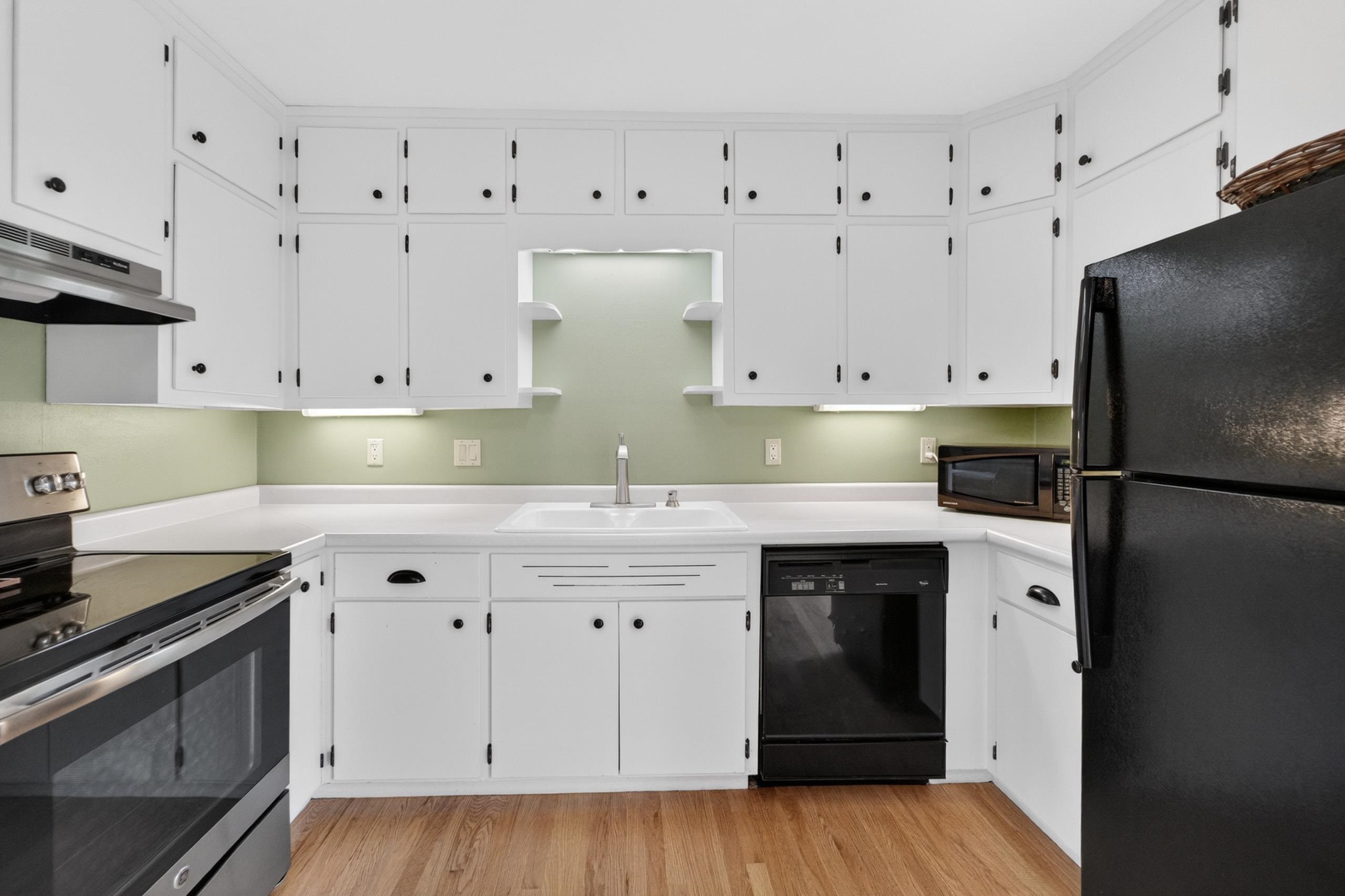 5909 Meadowood Drive