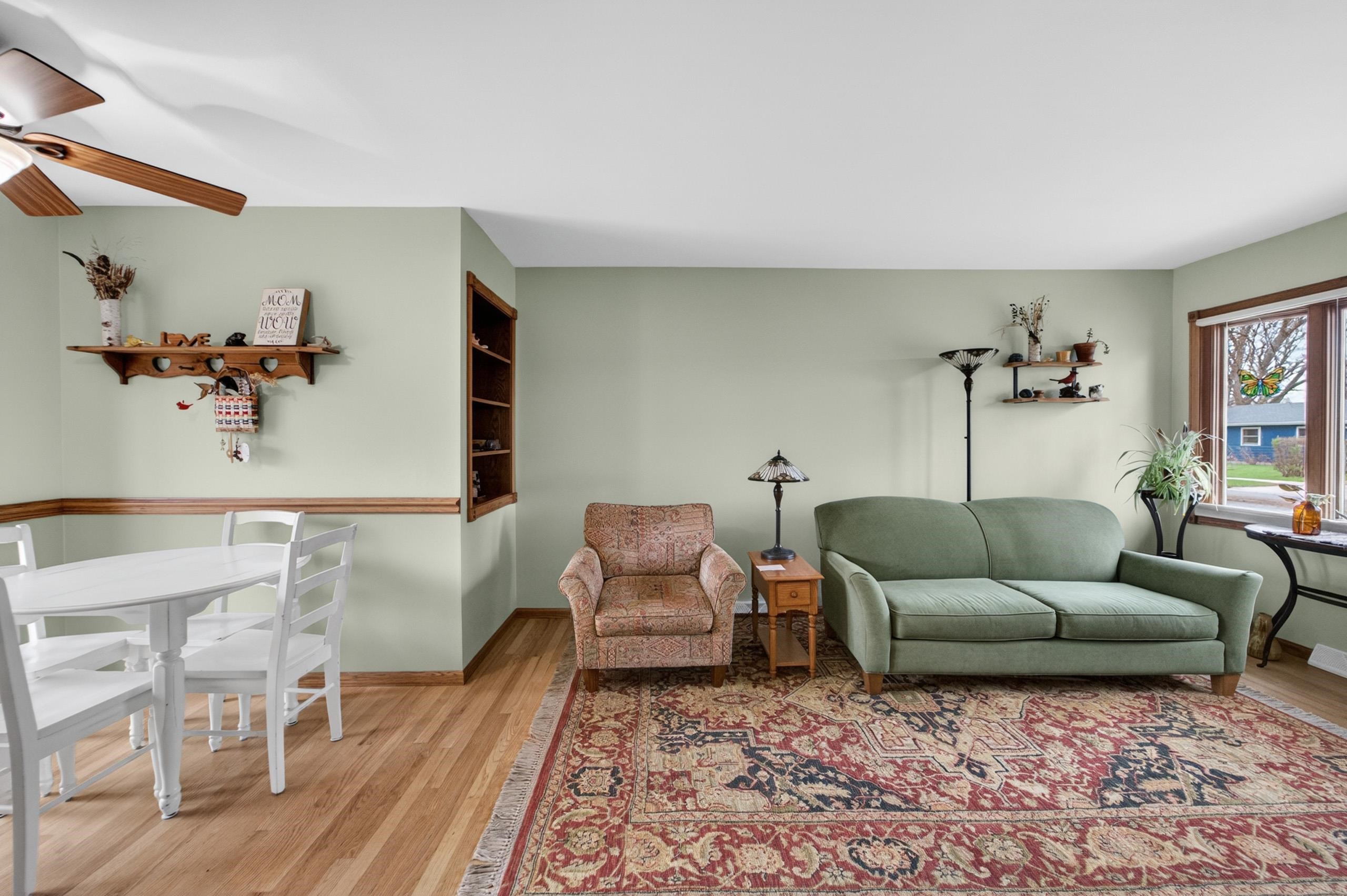 5909 Meadowood Drive