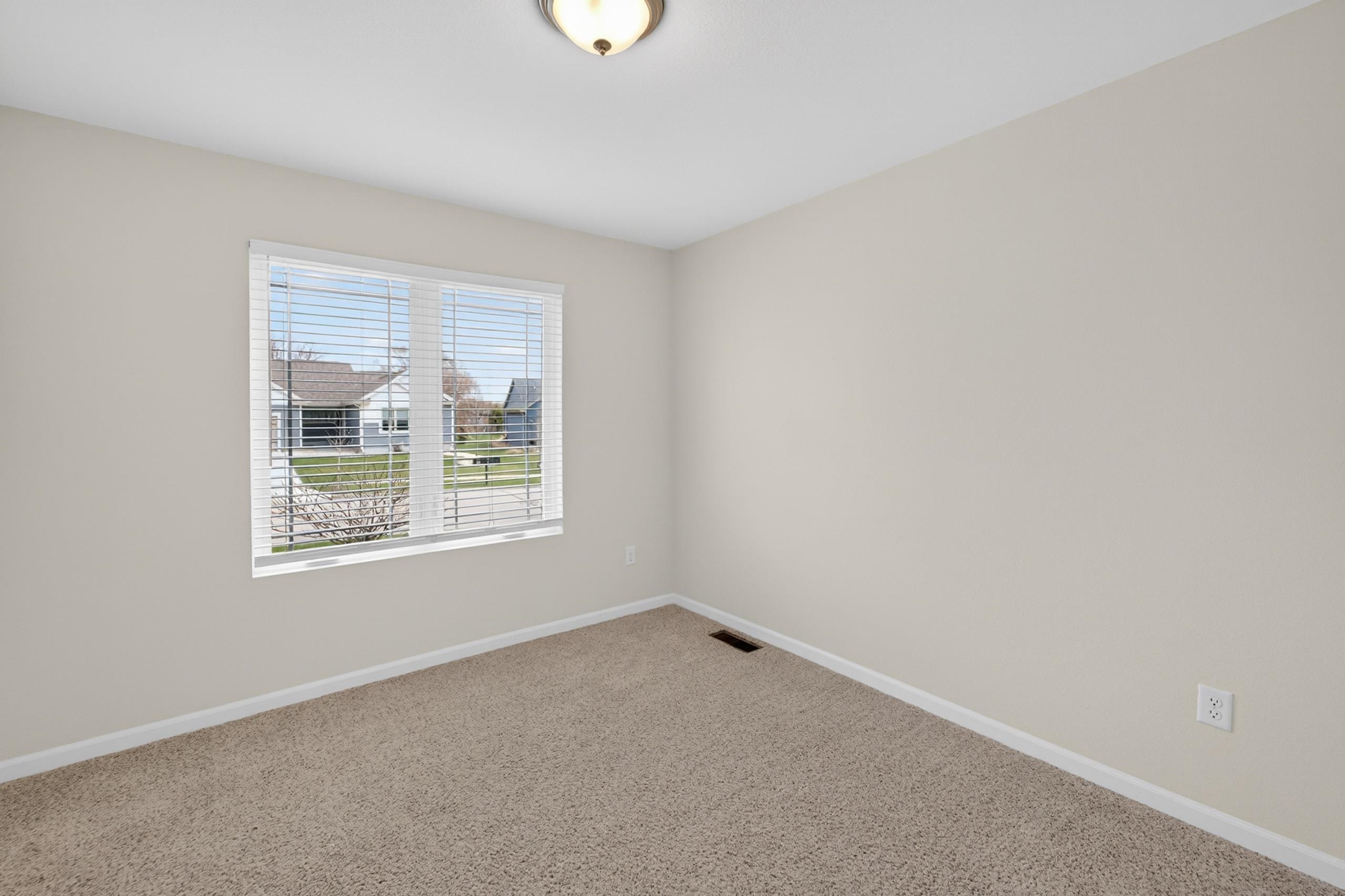 976 Griffin Way