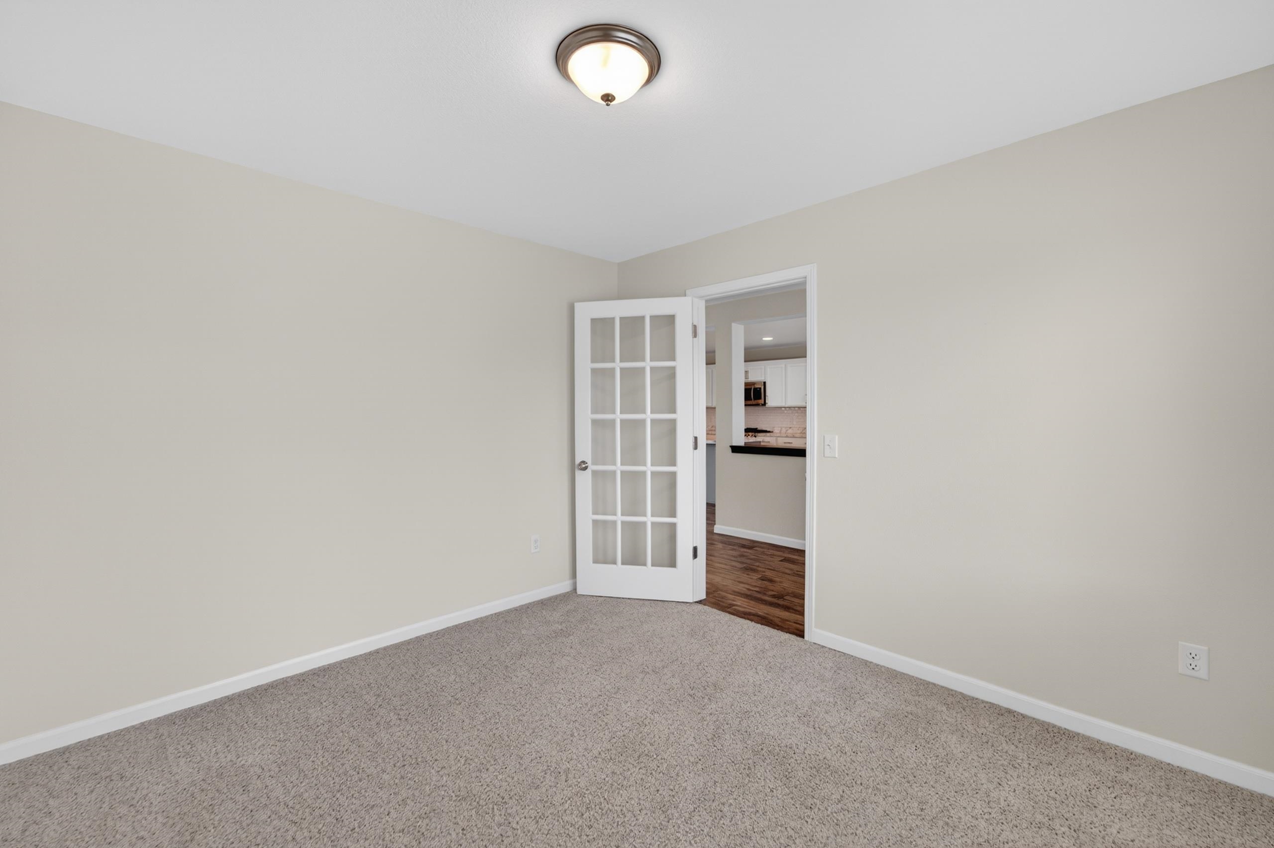976 Griffin Way
