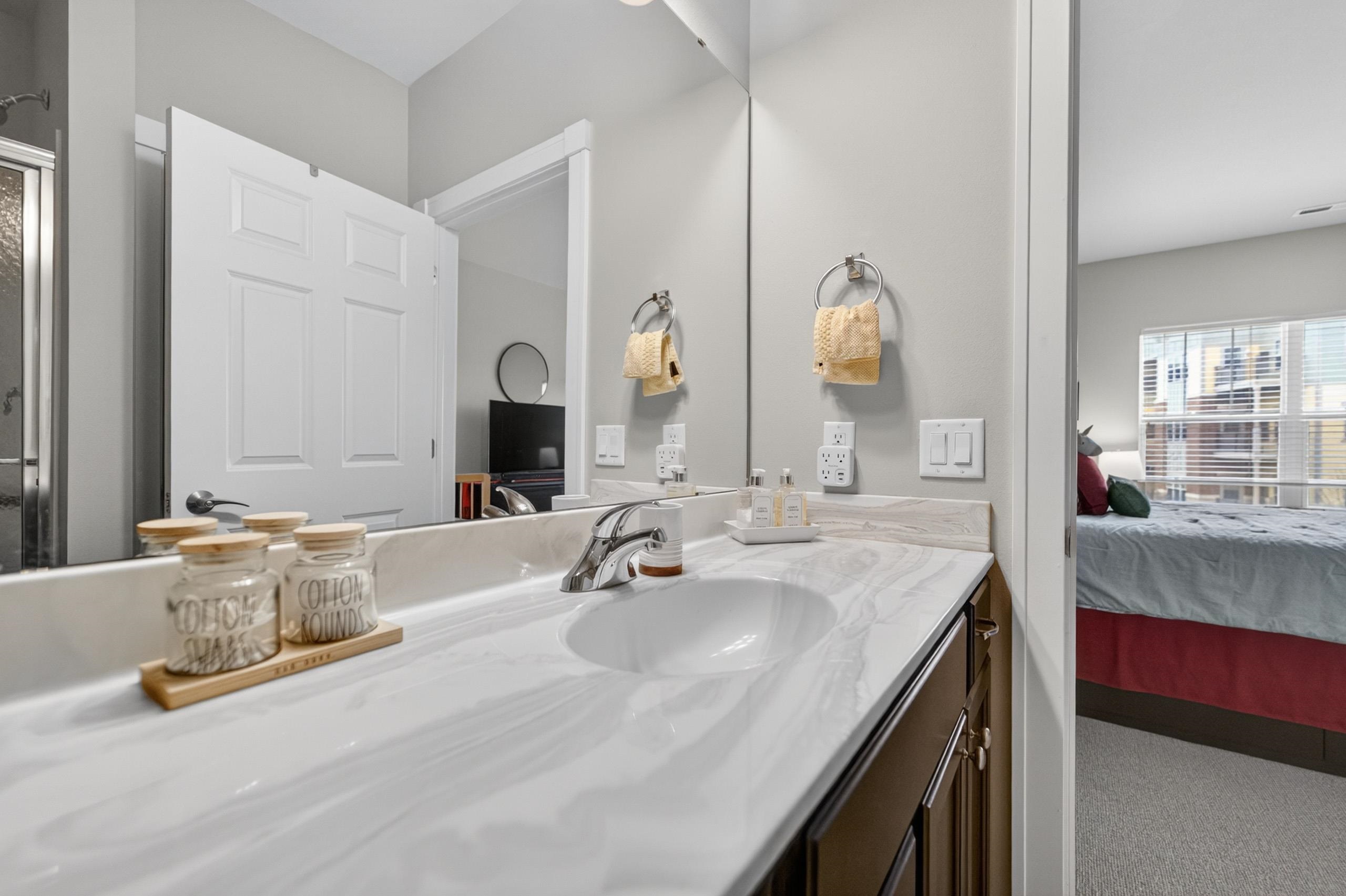 5192 Sassafras Drive 201