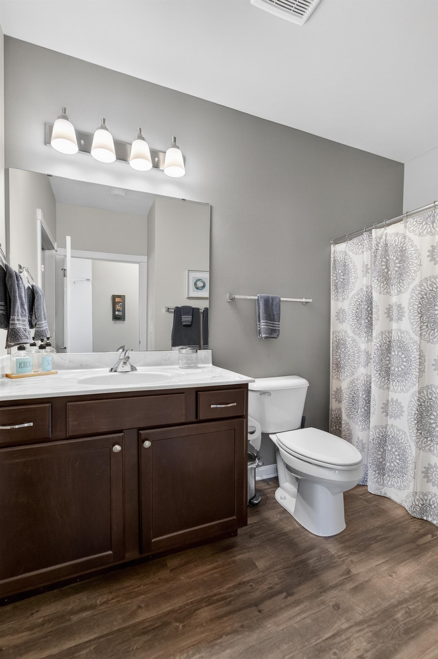 5192 Sassafras Drive 201