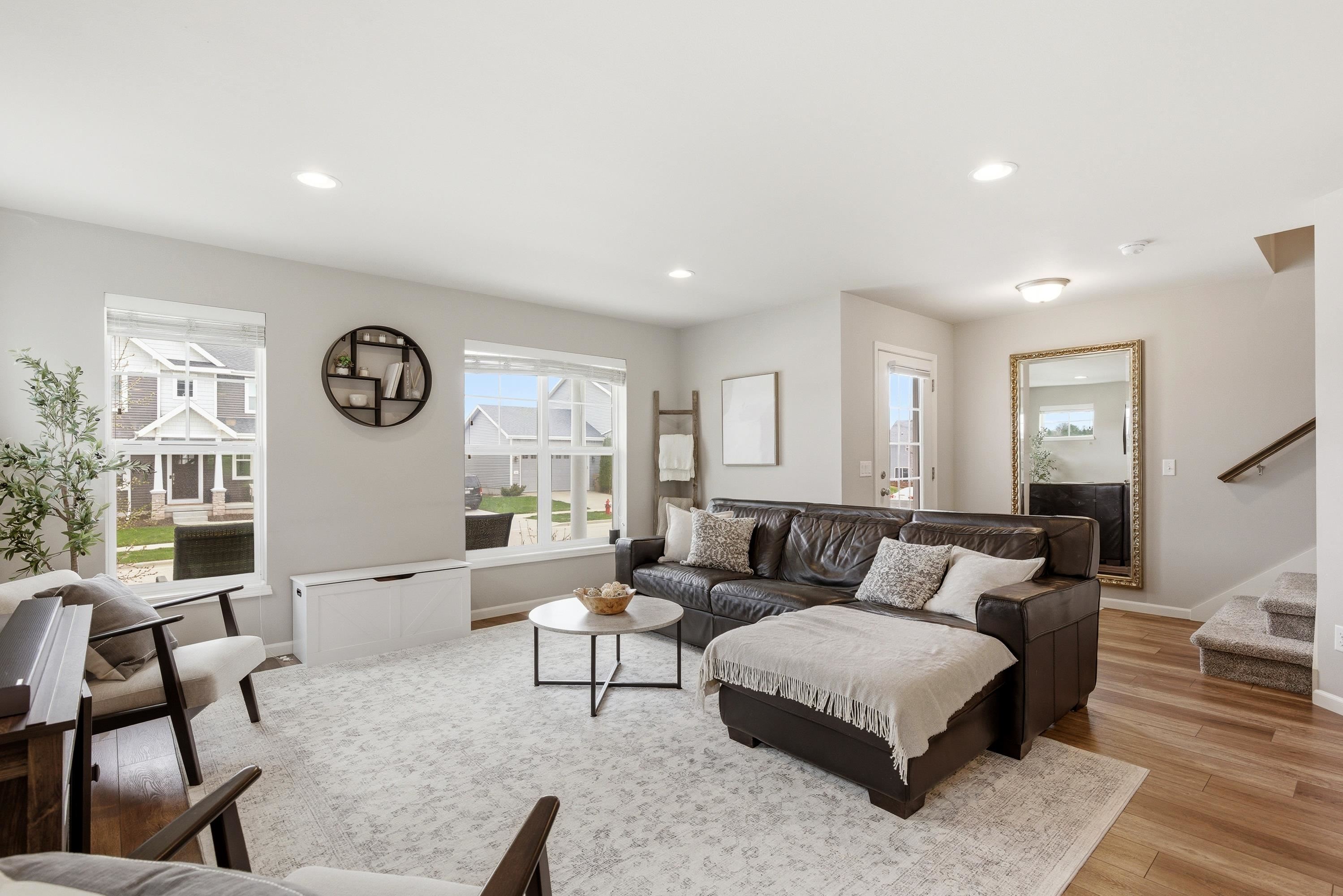 537 Roman Mist Way