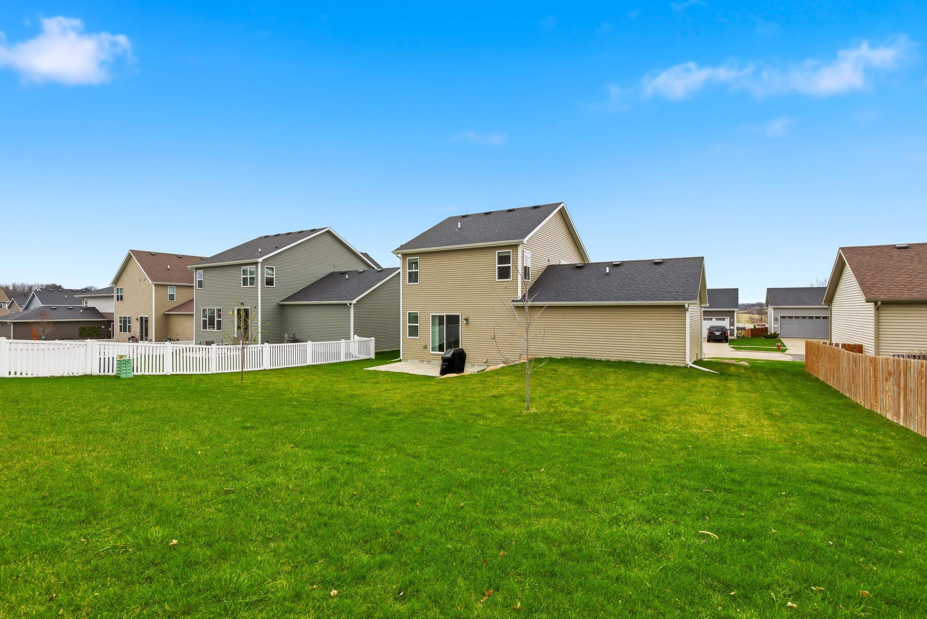 537 Roman Mist Way