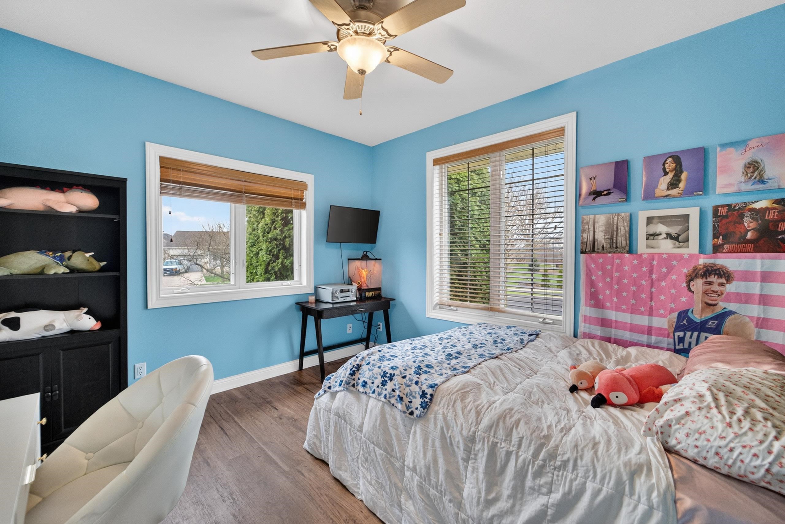 609 S Meadowbrook Lane