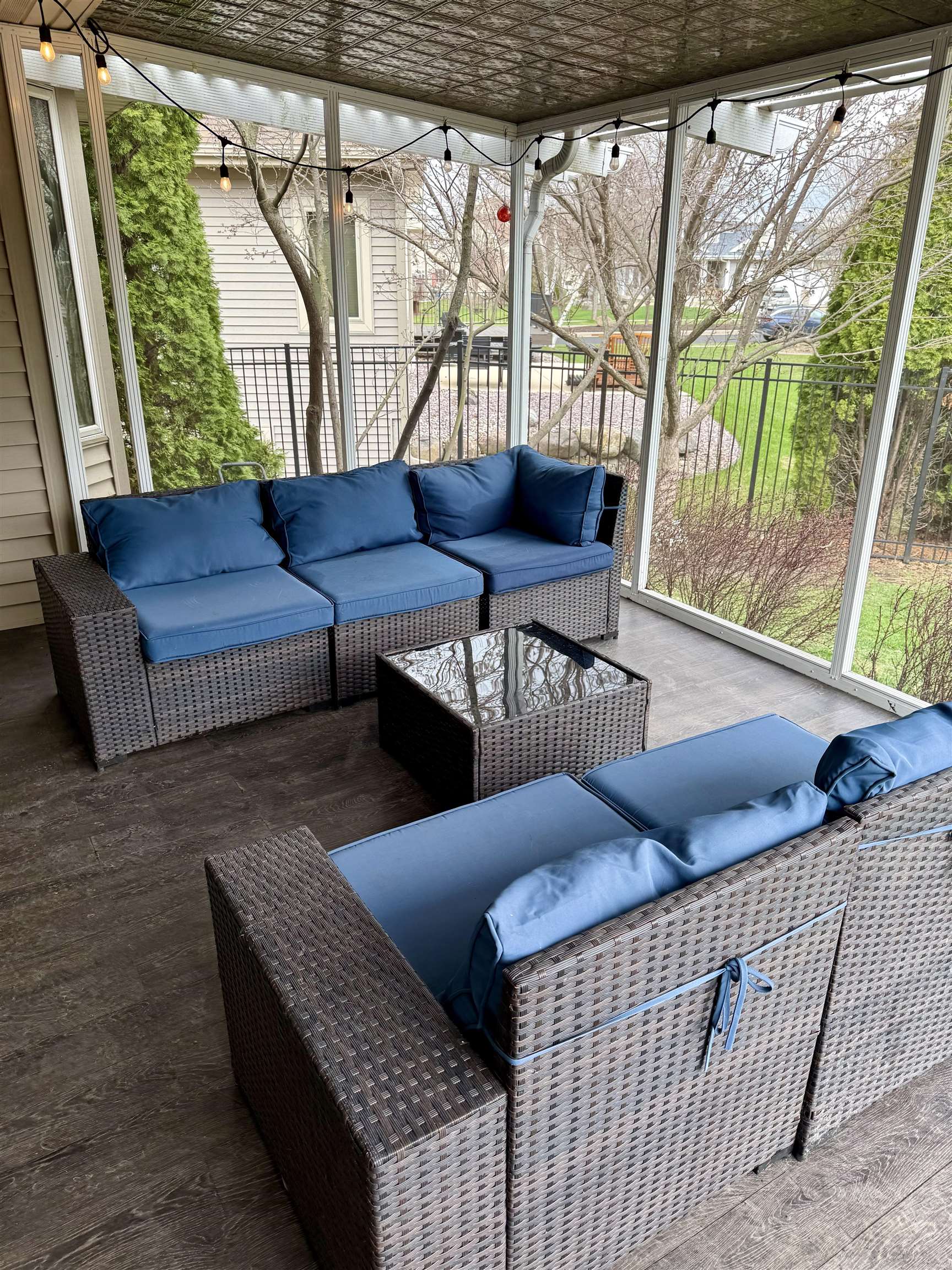 609 S Meadowbrook Lane