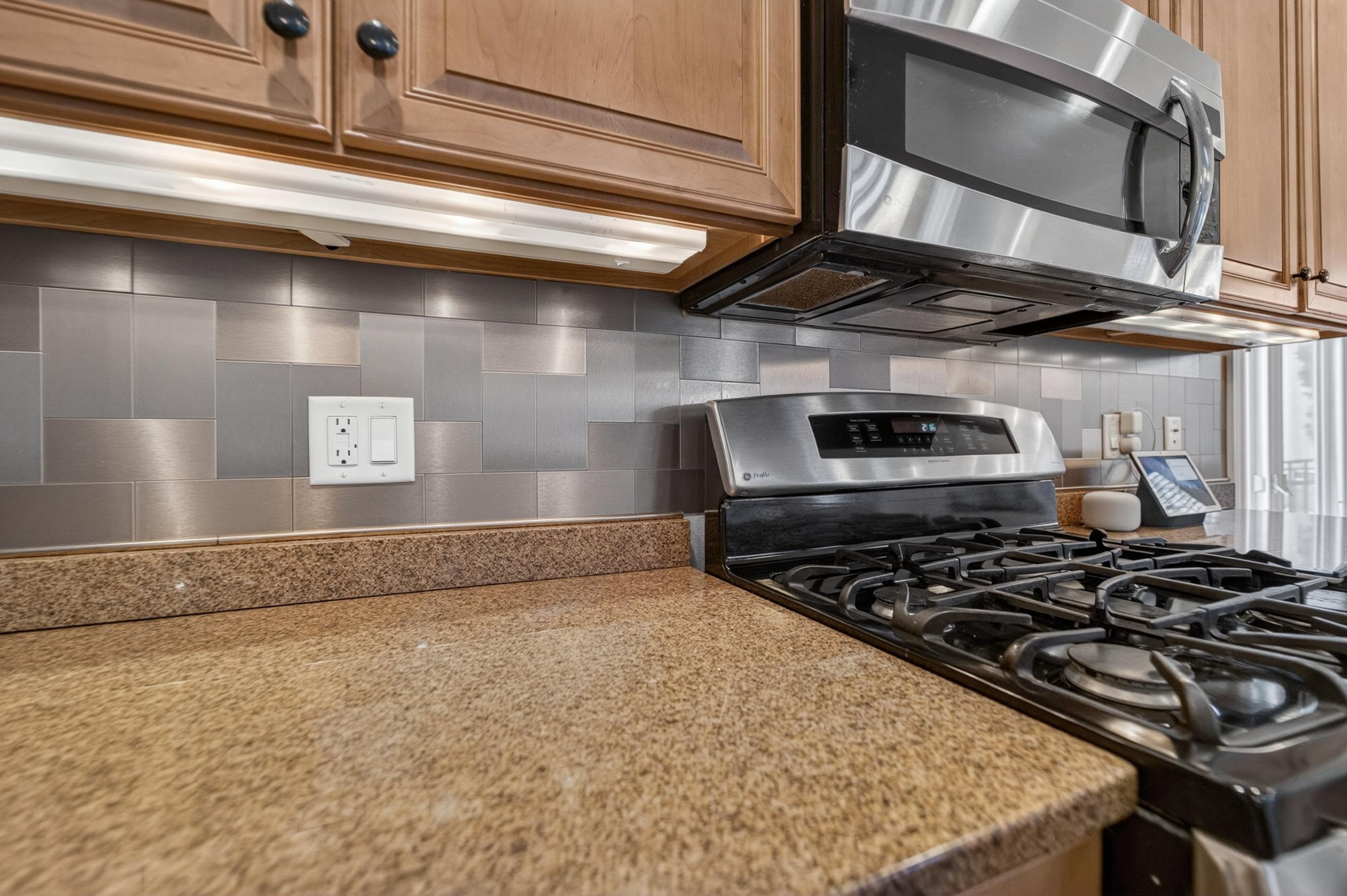 609 S Meadowbrook Lane