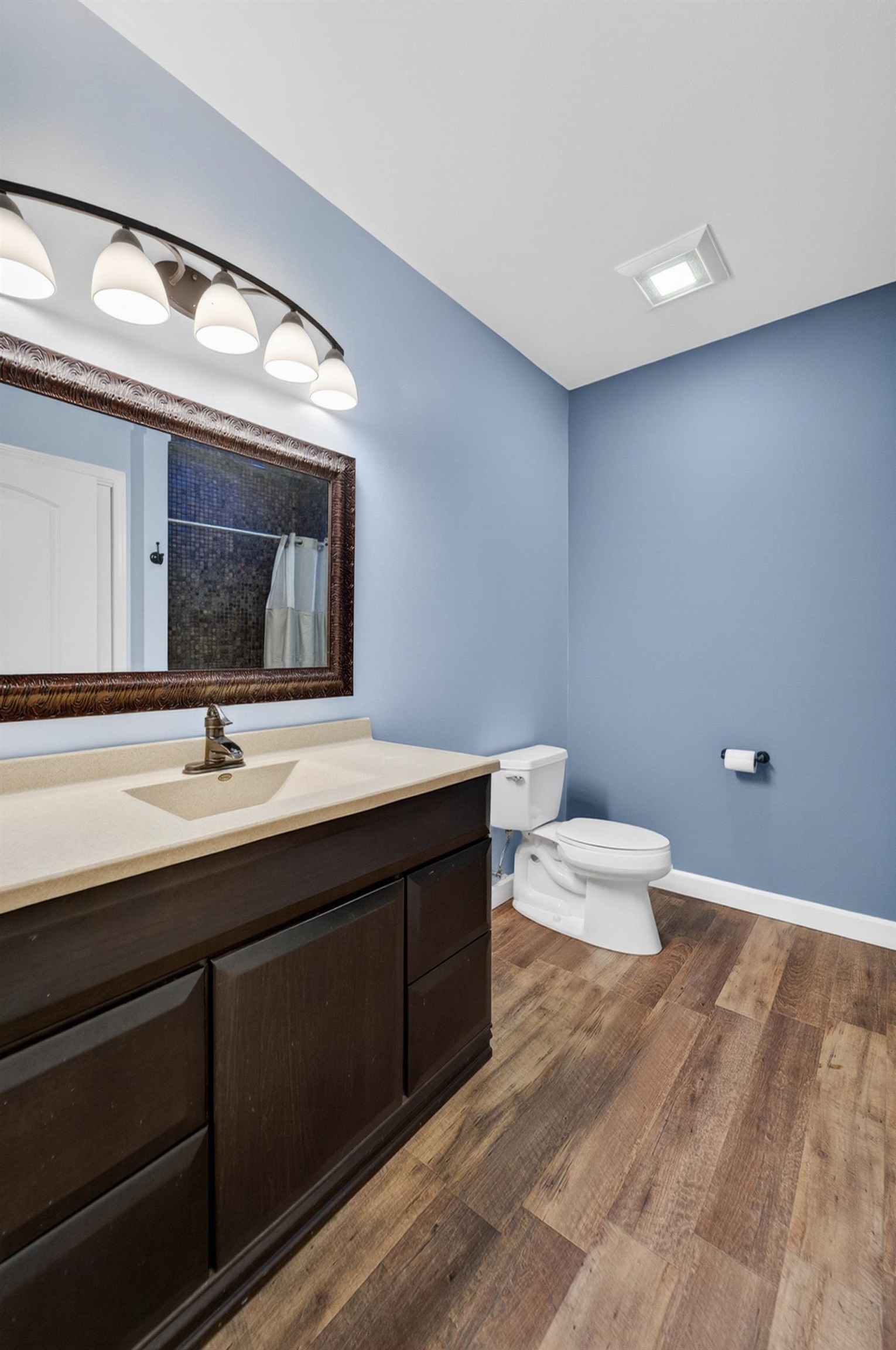 609 S Meadowbrook Lane