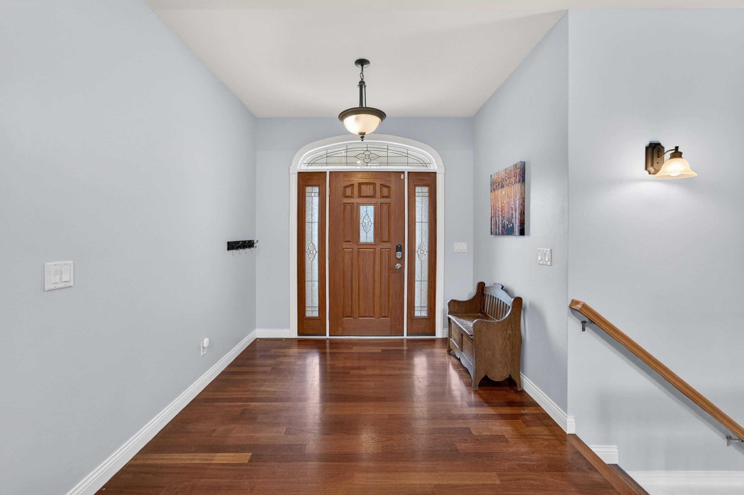 609 S Meadowbrook Lane