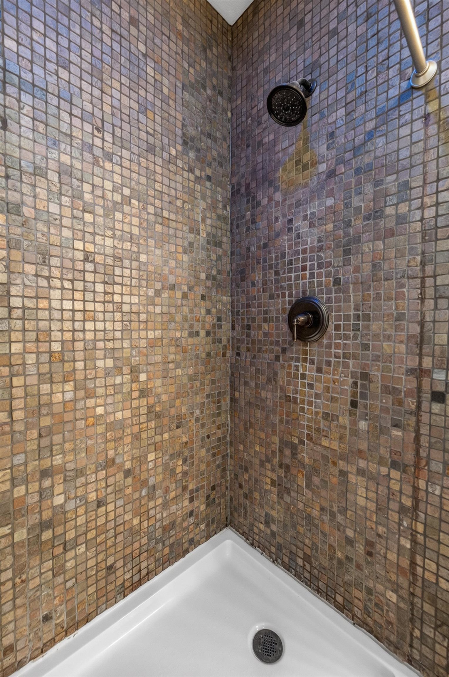 609 S Meadowbrook Lane