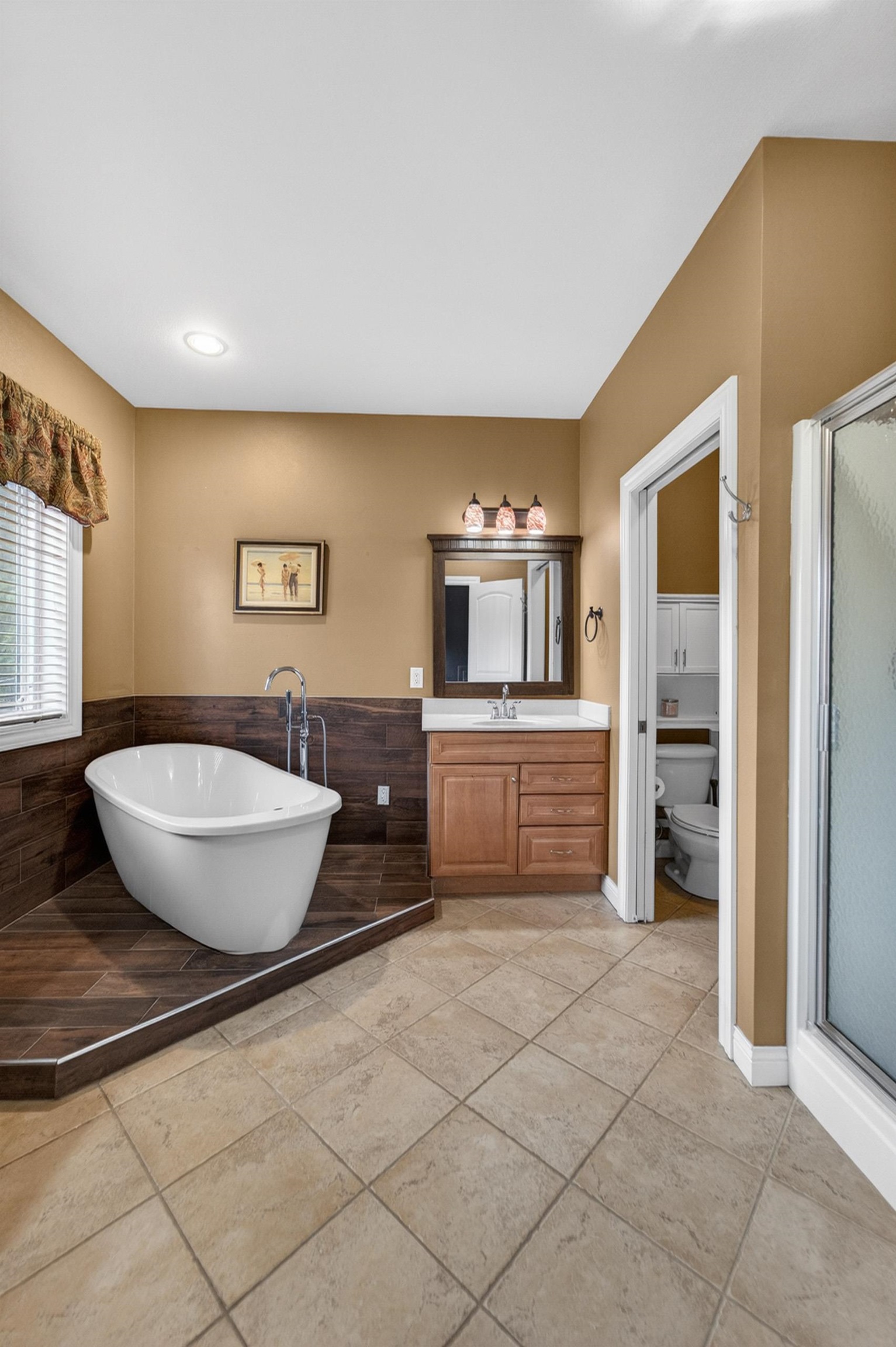 609 S Meadowbrook Lane