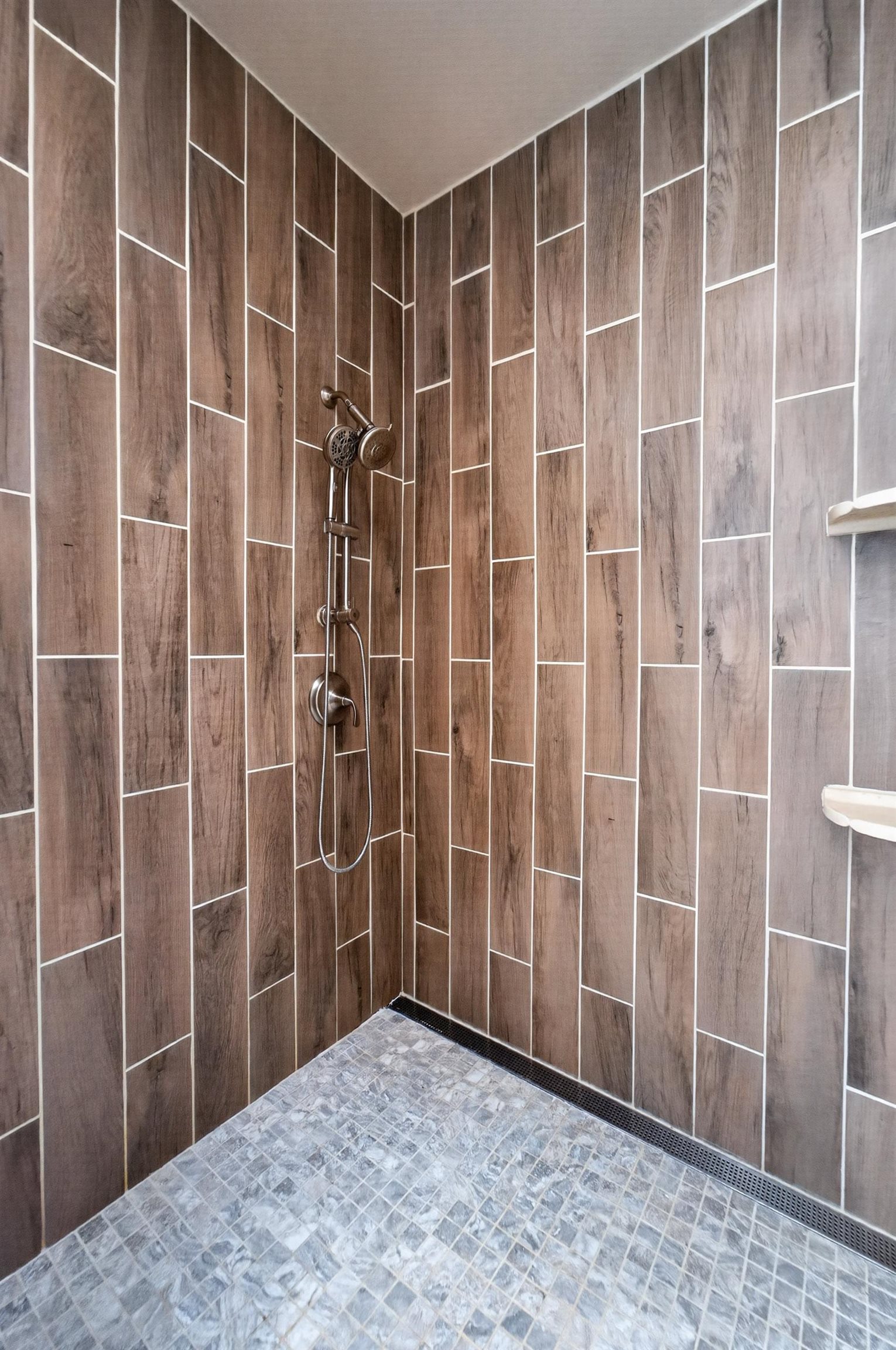 609 S Meadowbrook Lane