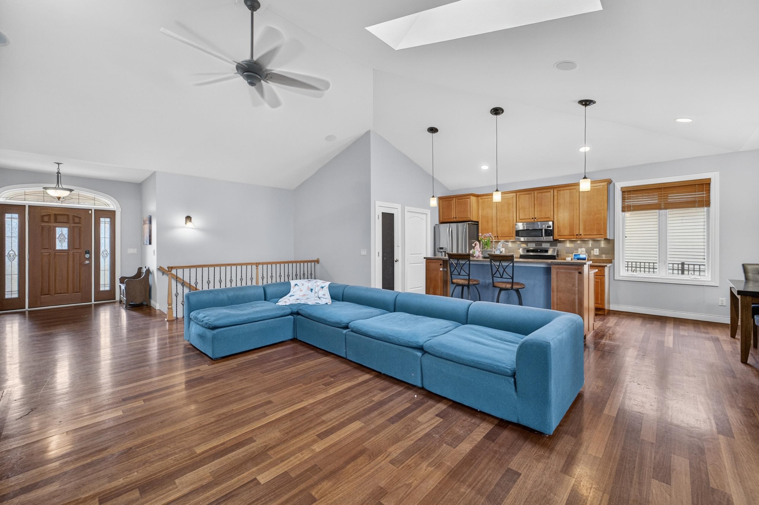 609 S Meadowbrook Lane