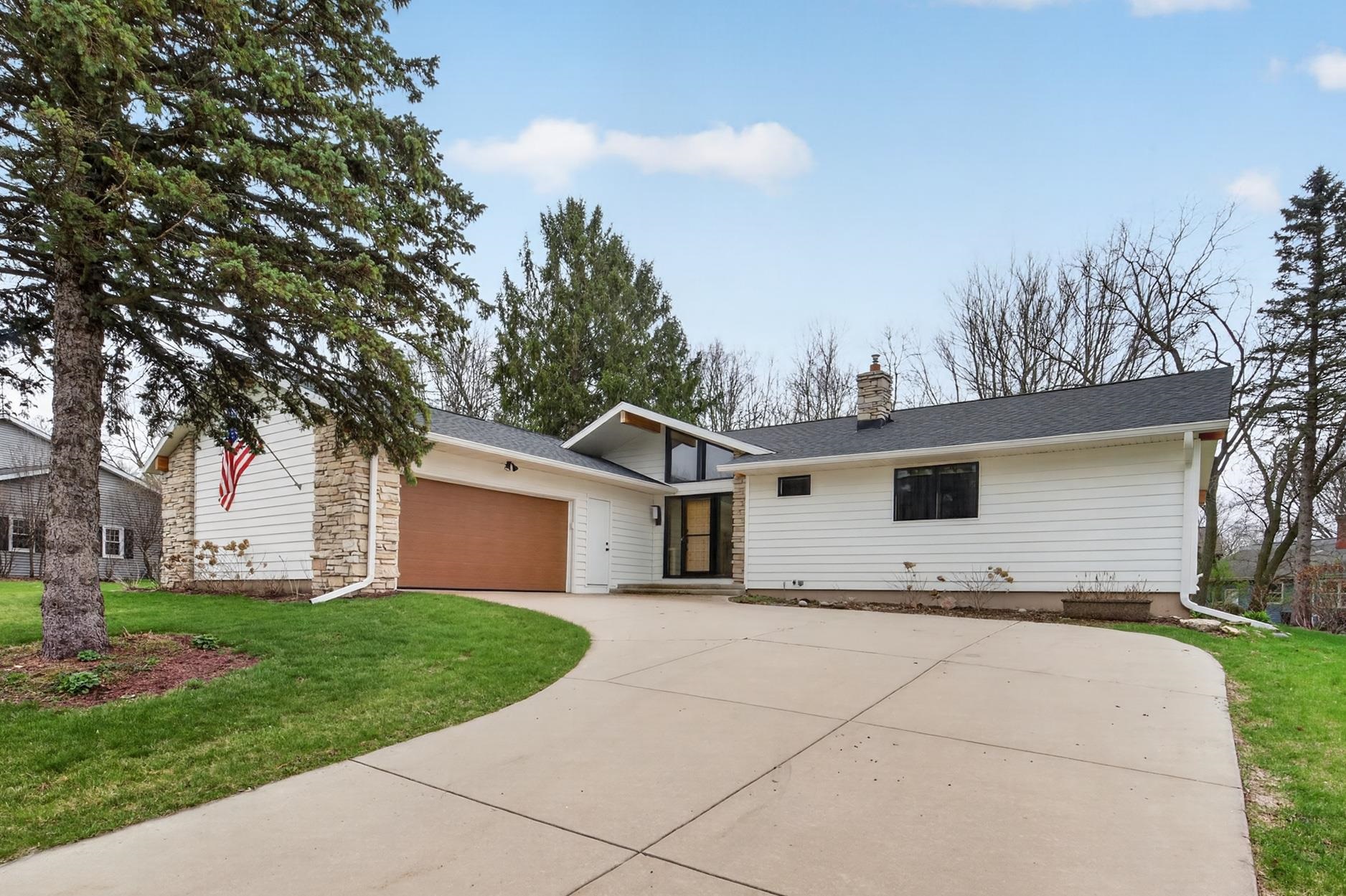 13 Oxwood Circle