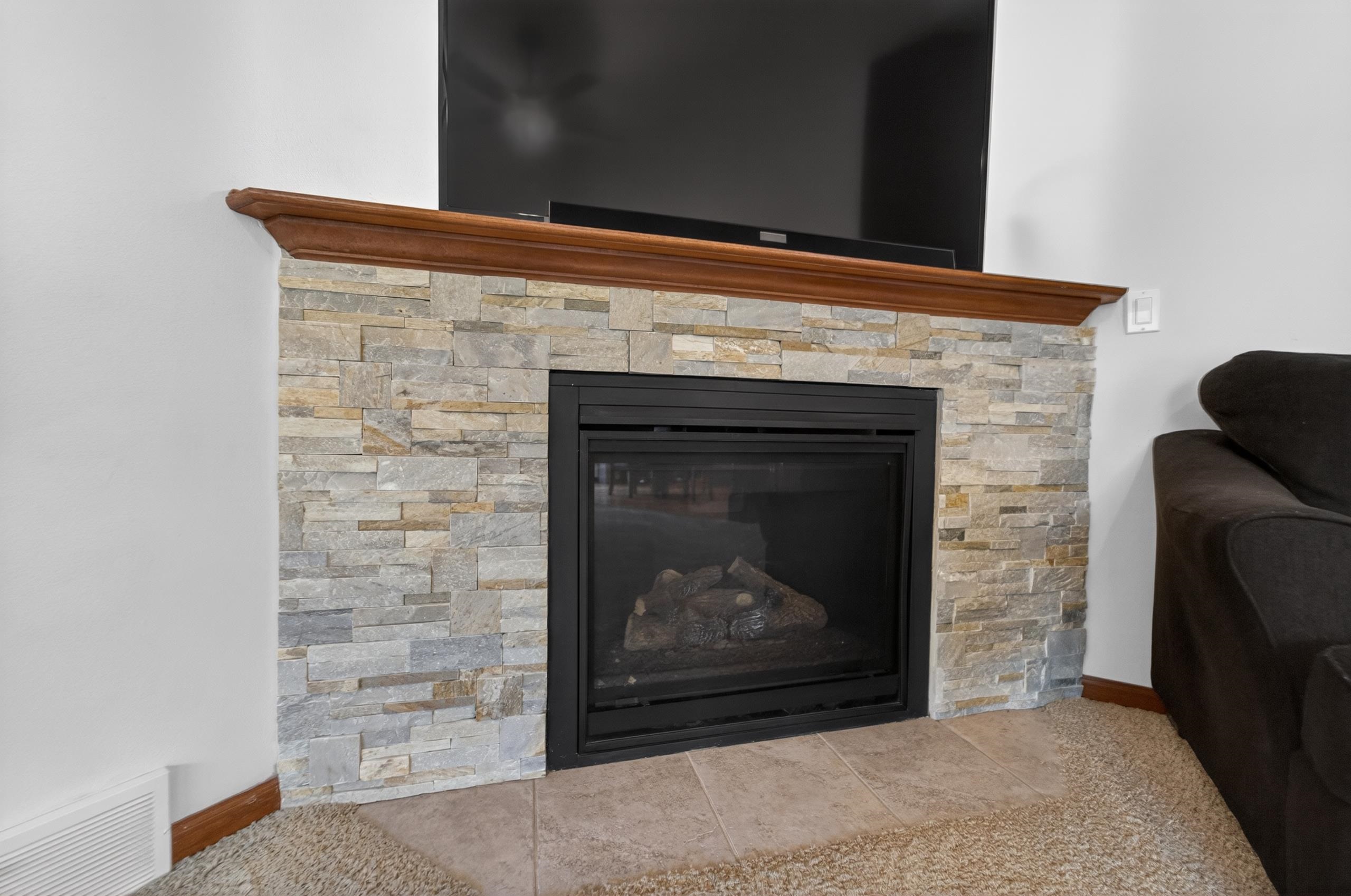 2646 Saw Tooth Drive