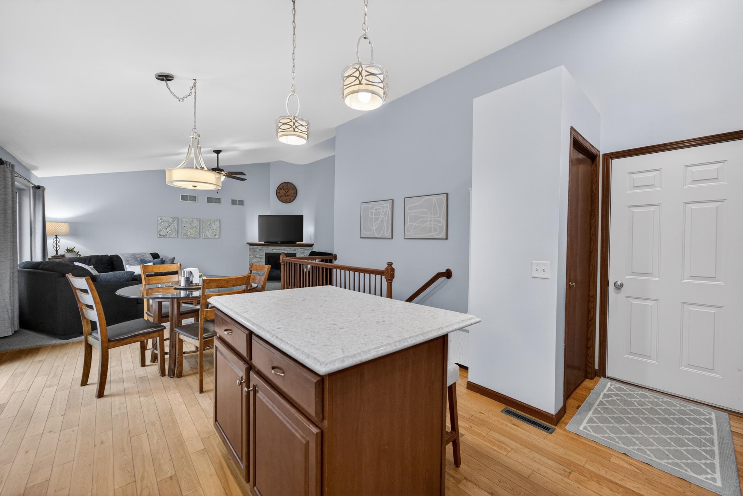 2646 Saw Tooth Drive