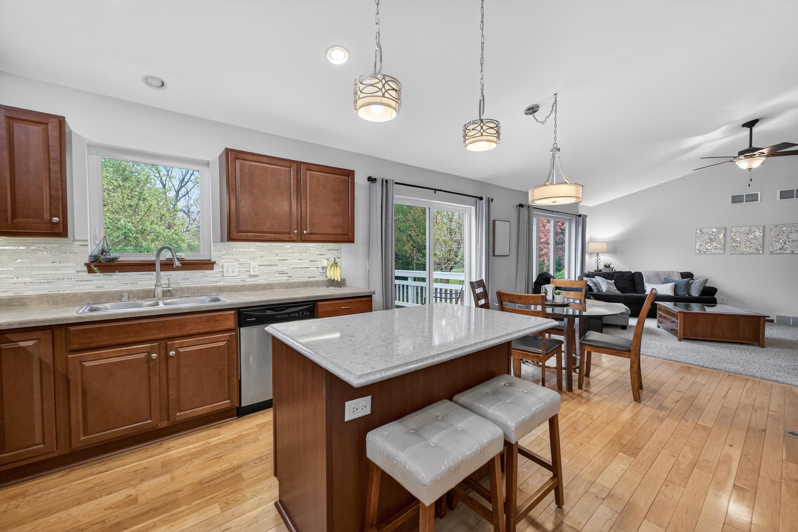 2646 Saw Tooth Drive