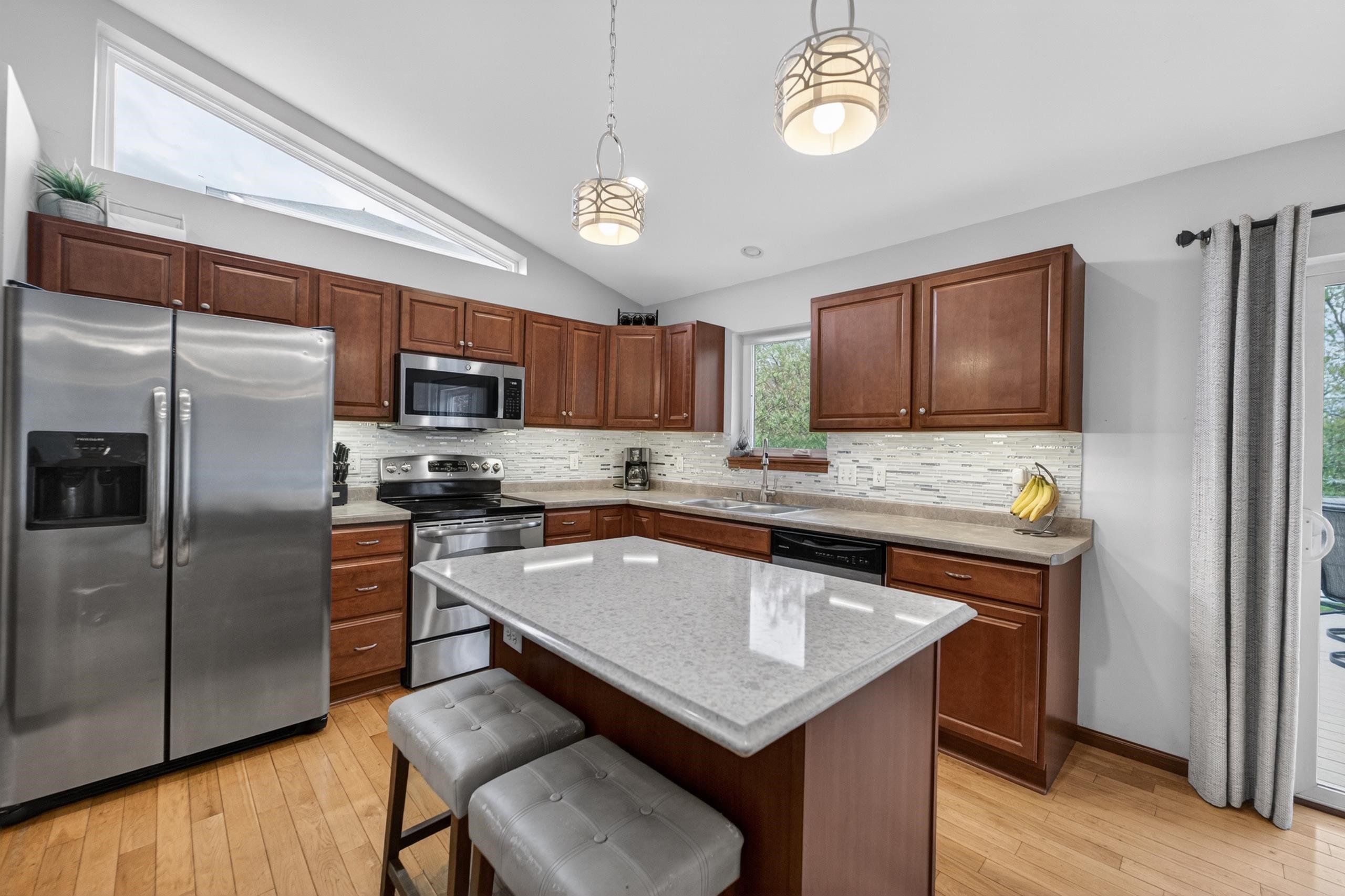 2646 Saw Tooth Drive