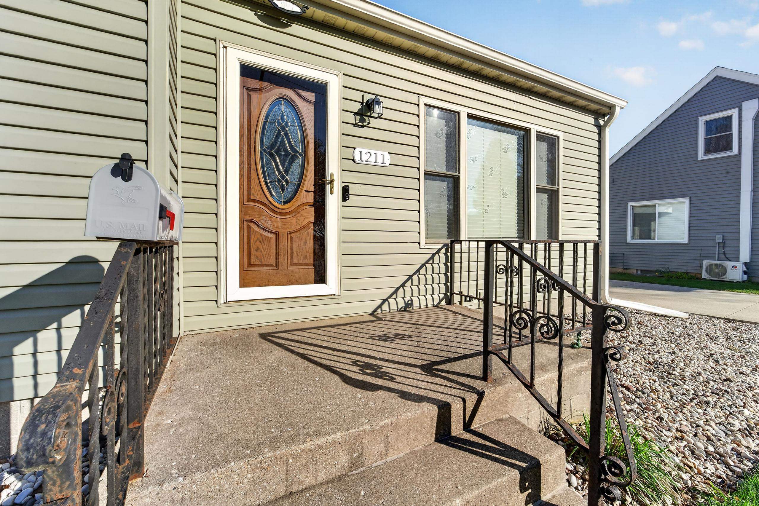 1211 River Drive