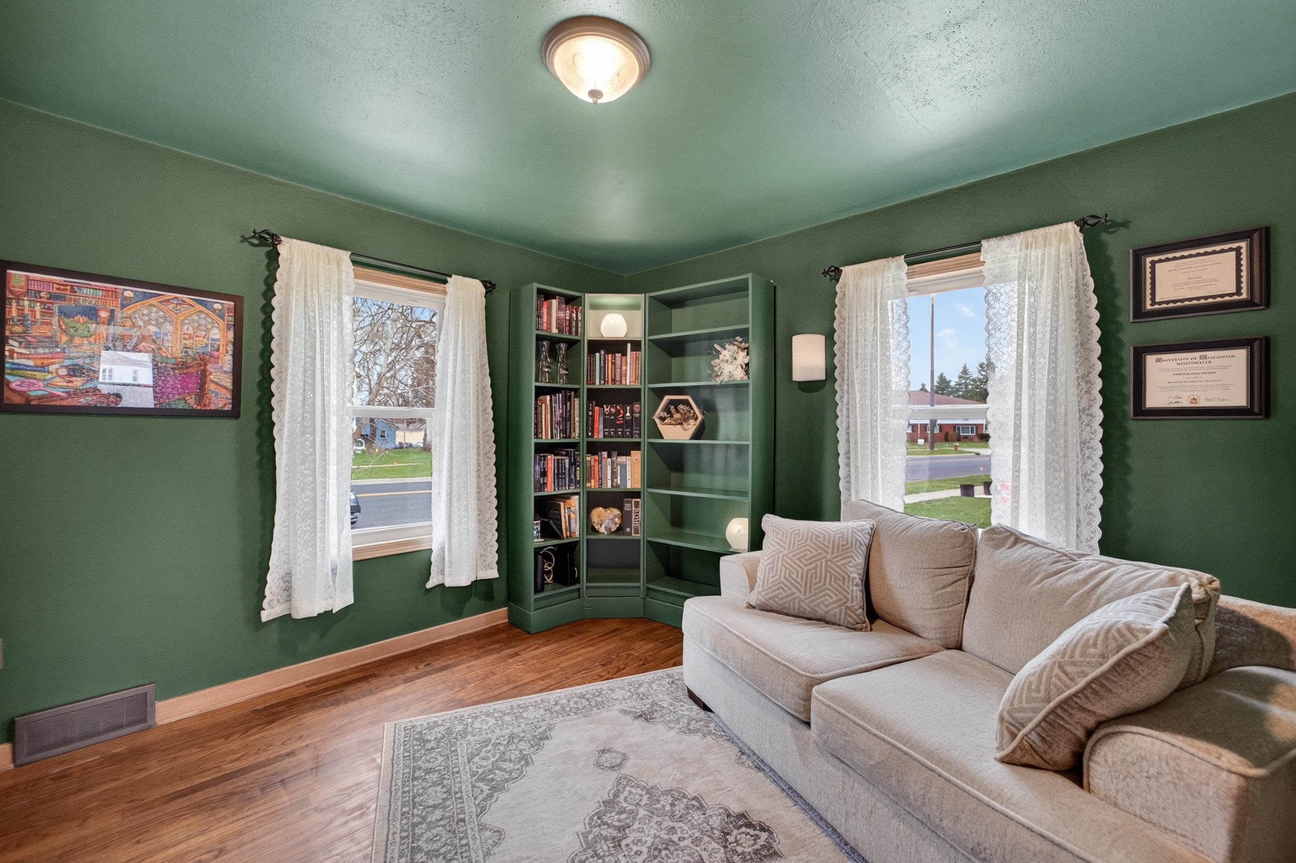 1211 River Drive