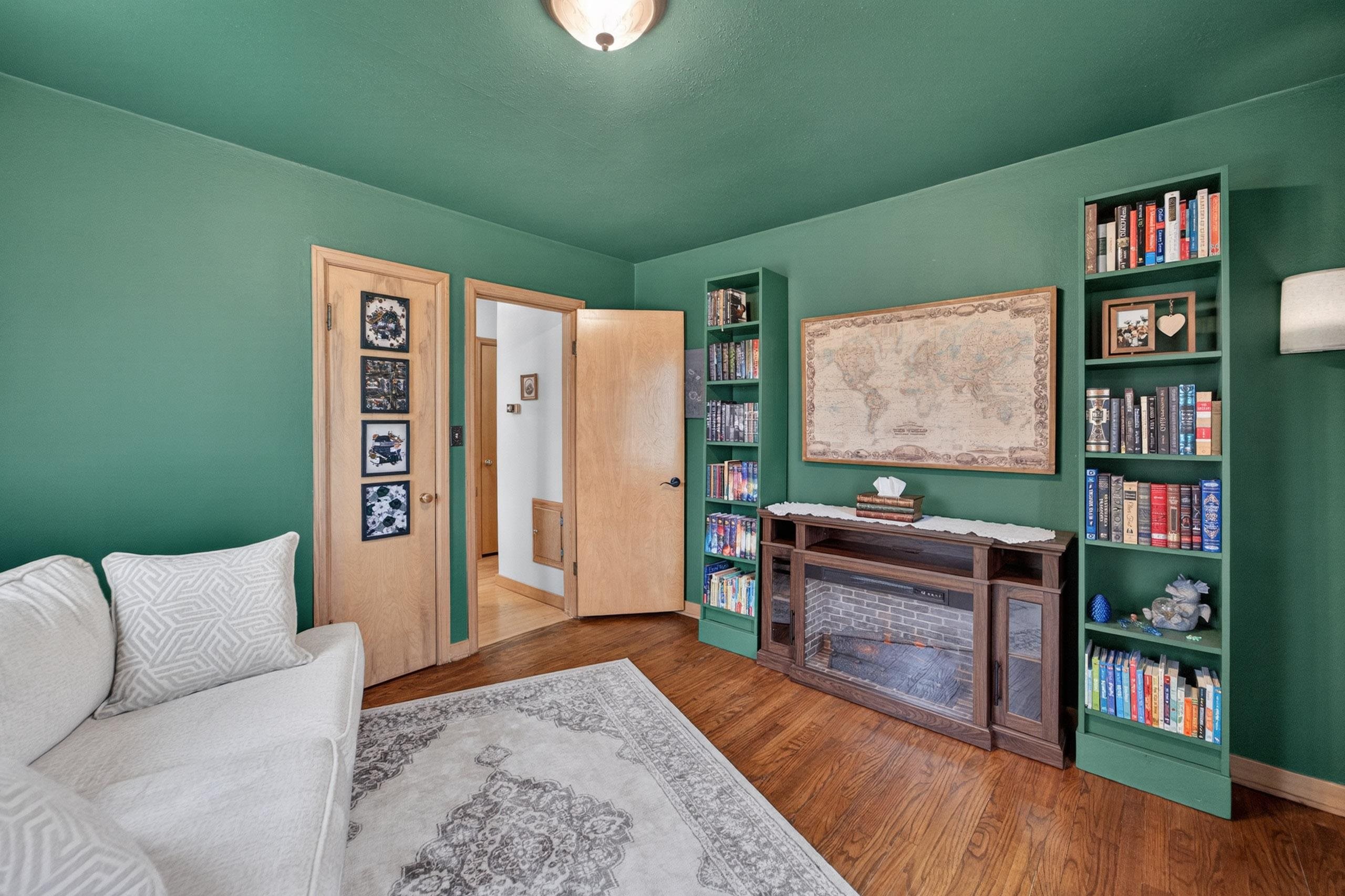 1211 River Drive