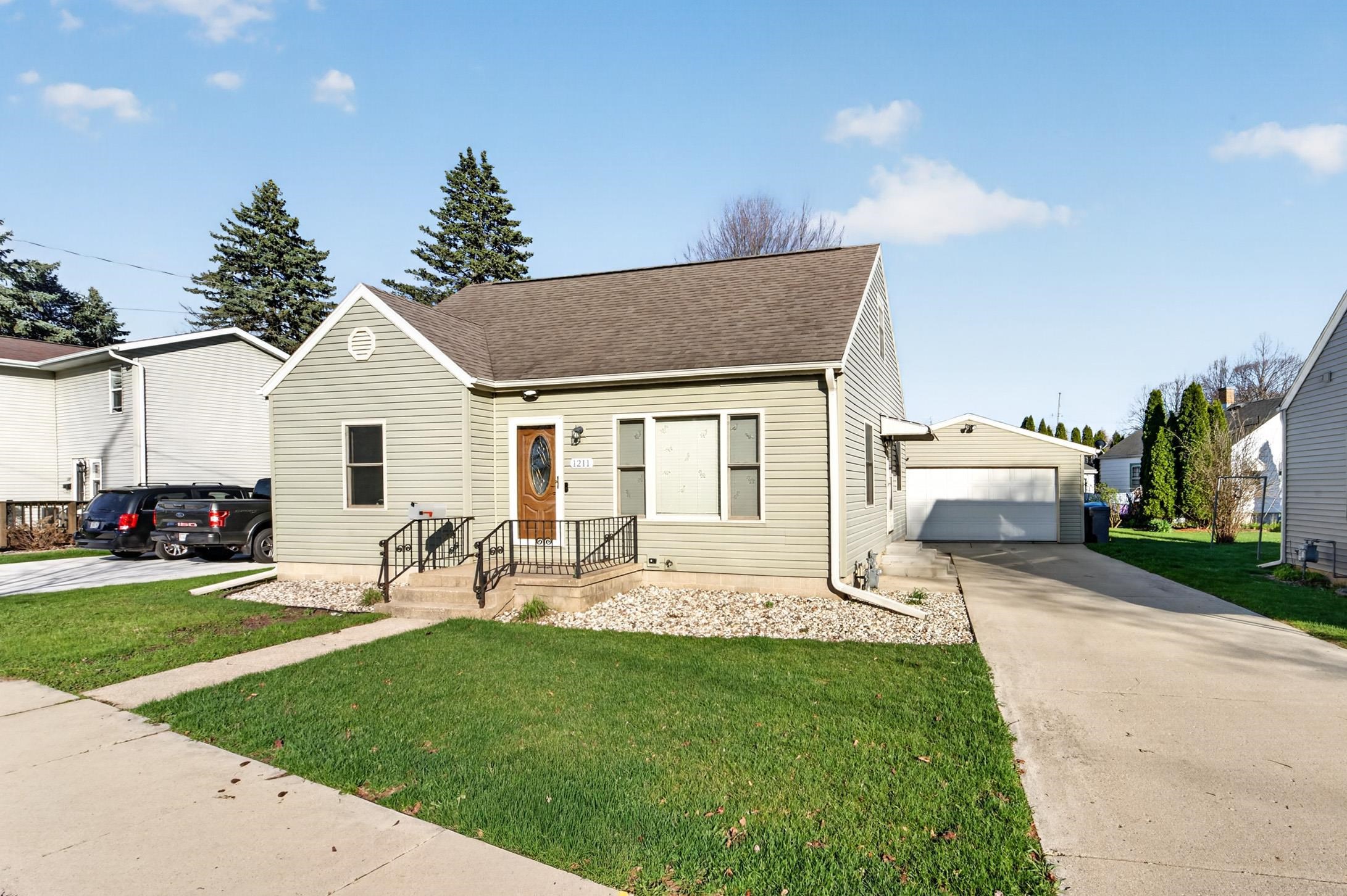 1211 River Drive