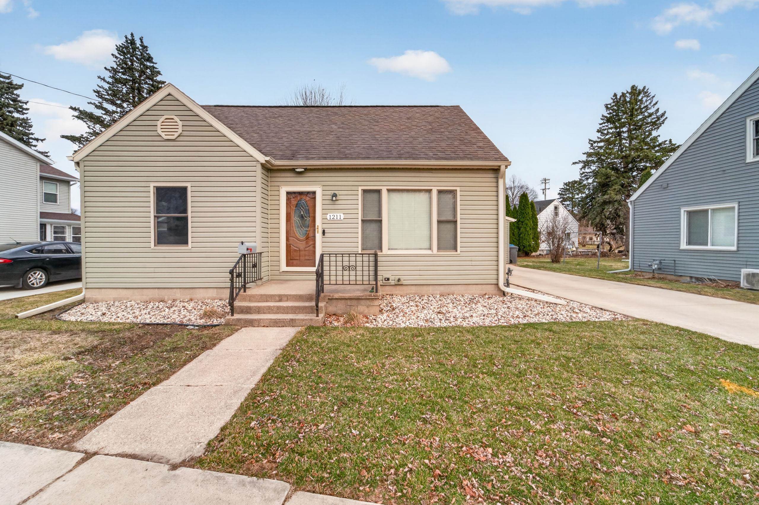 1211 River Drive
