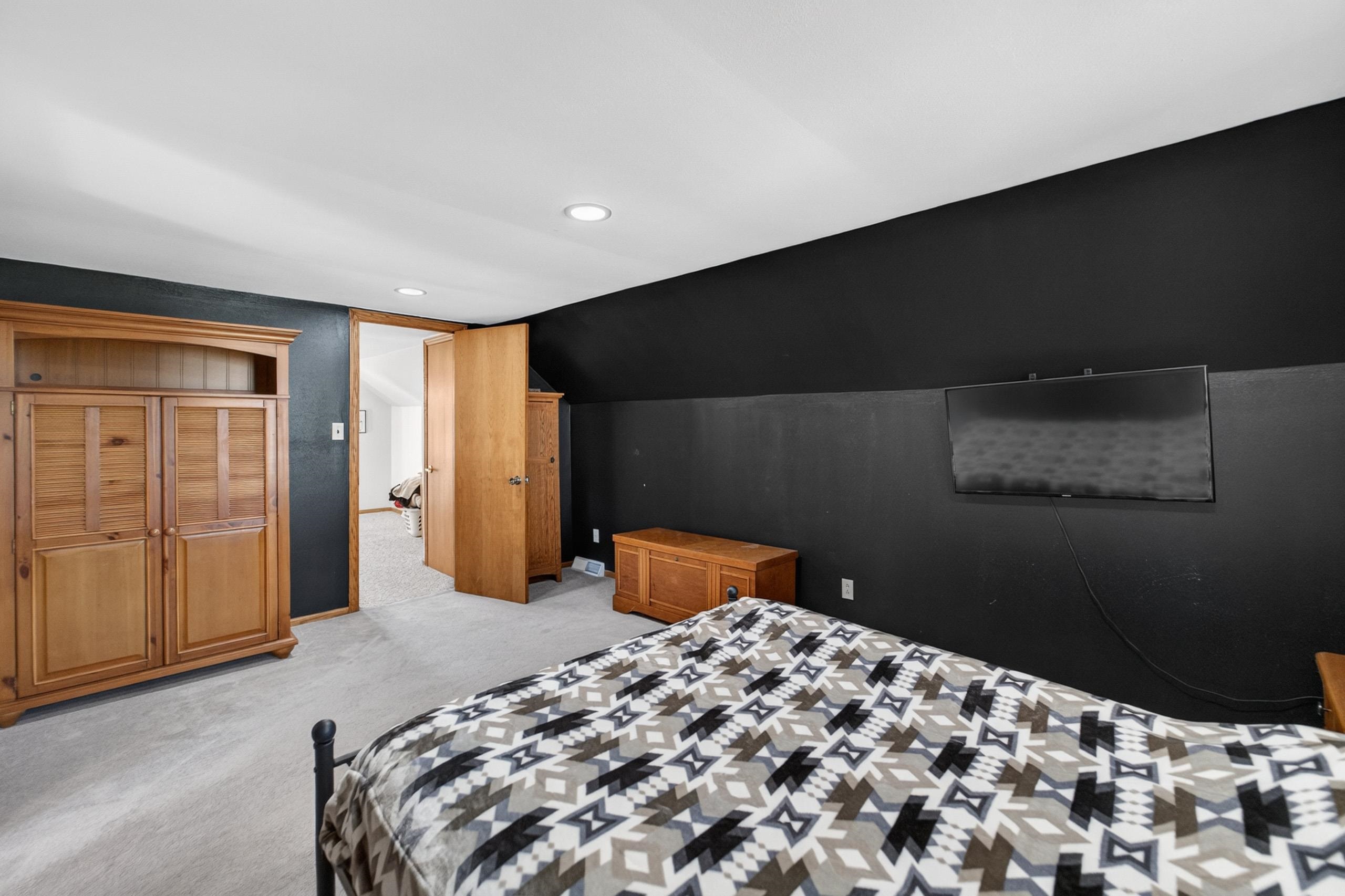 1211 River Drive