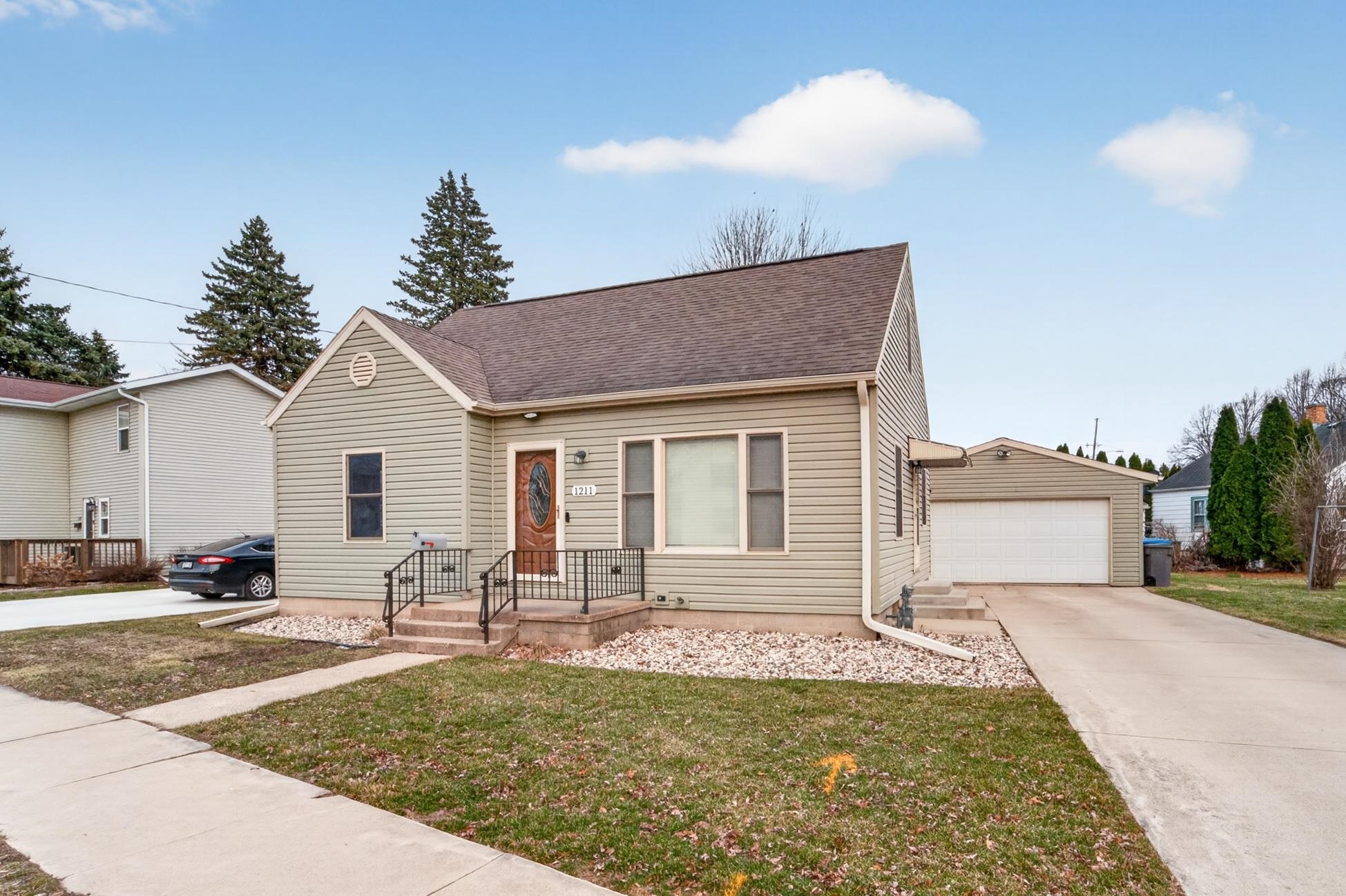 1211 River Drive