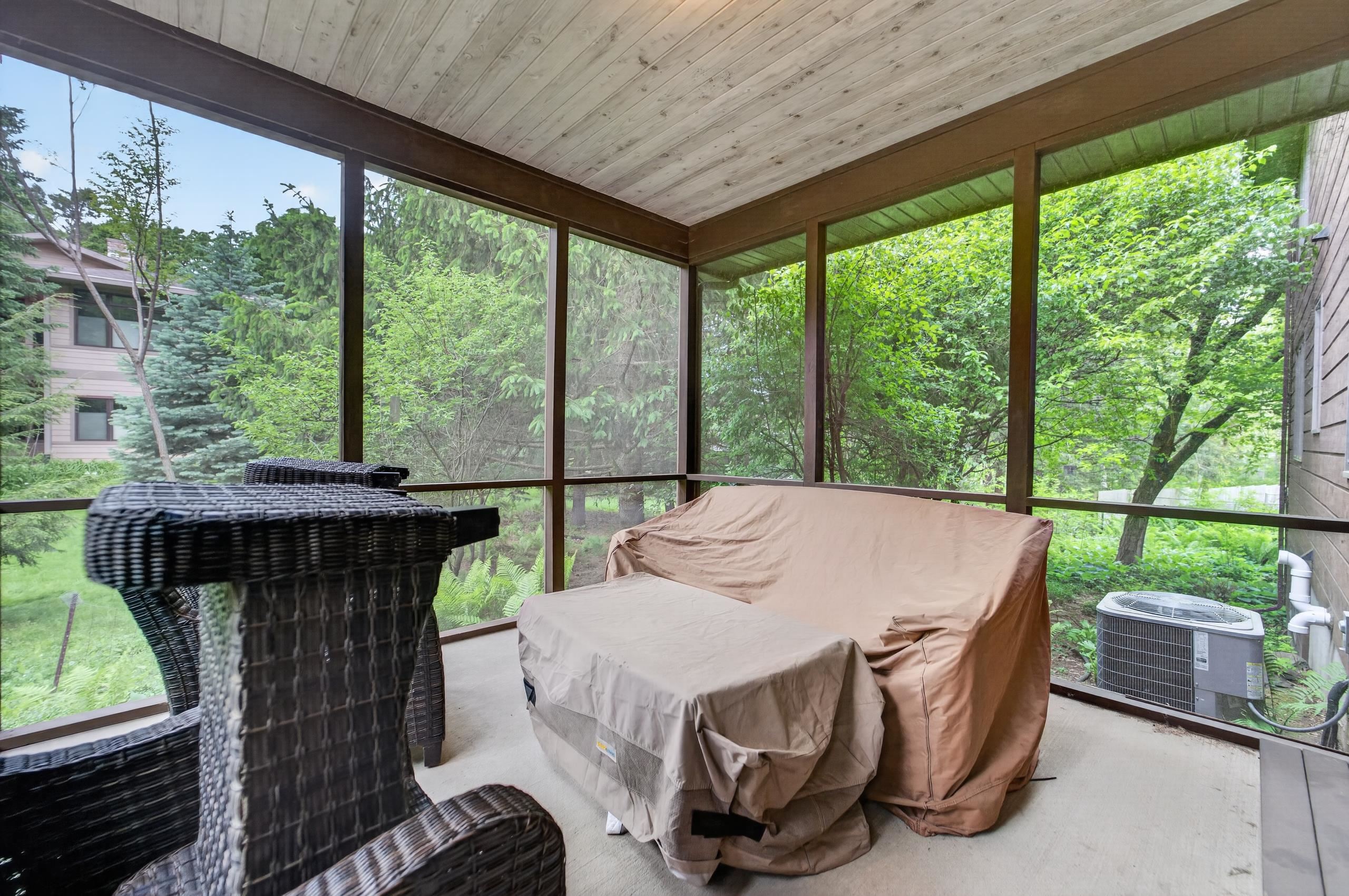 5 Wood Crest Court