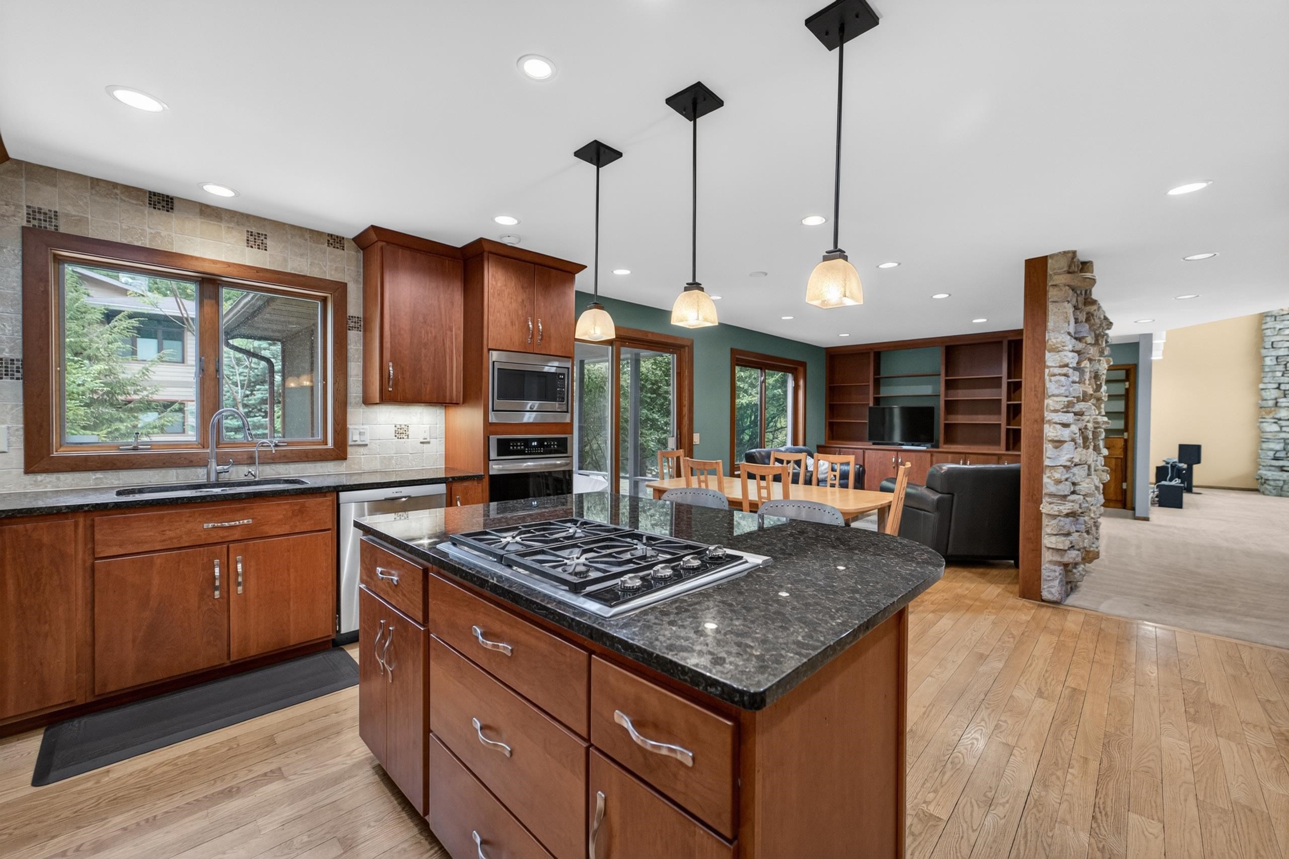 5 Wood Crest Court