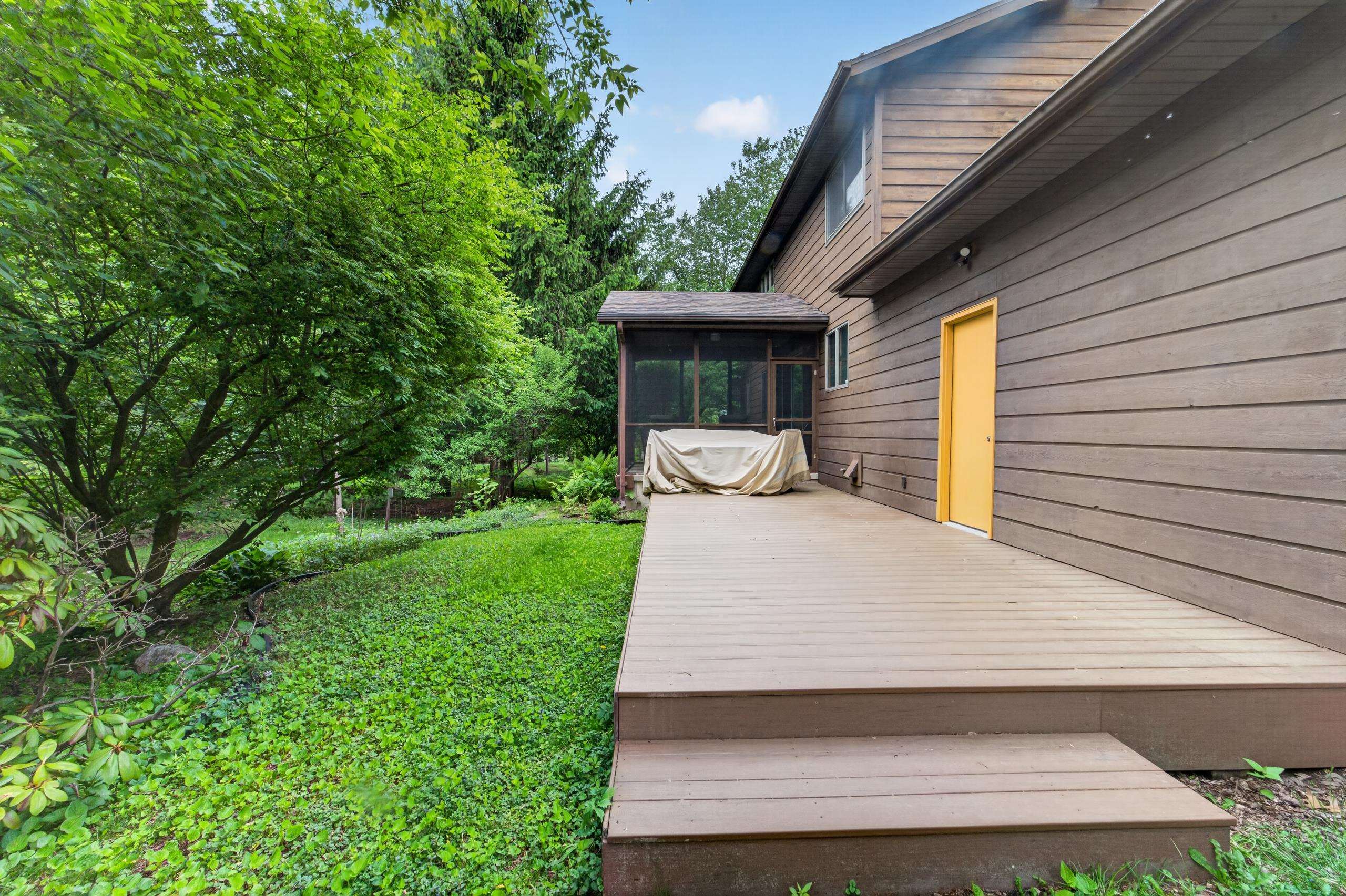 5 Wood Crest Court