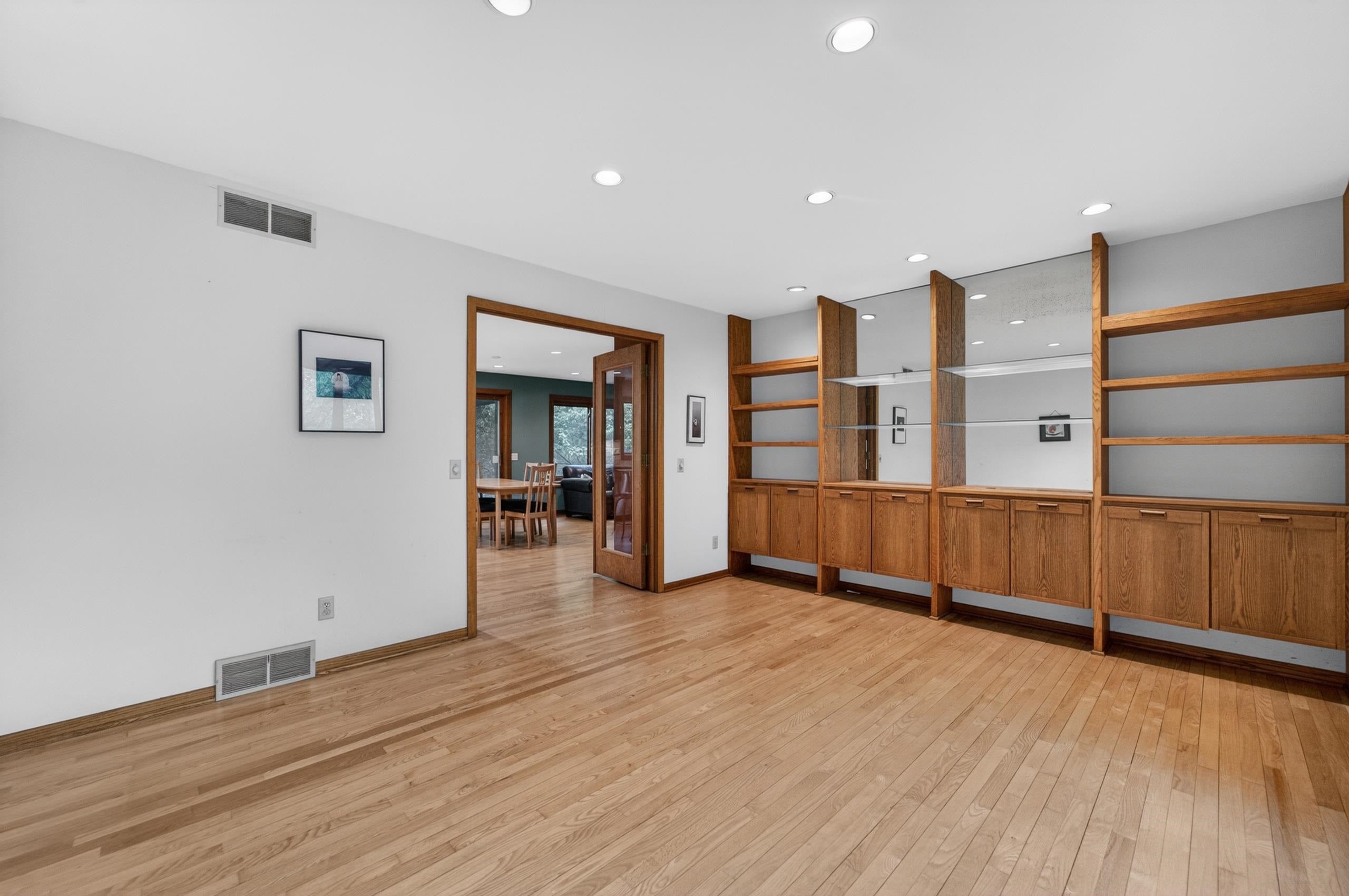5 Wood Crest Court