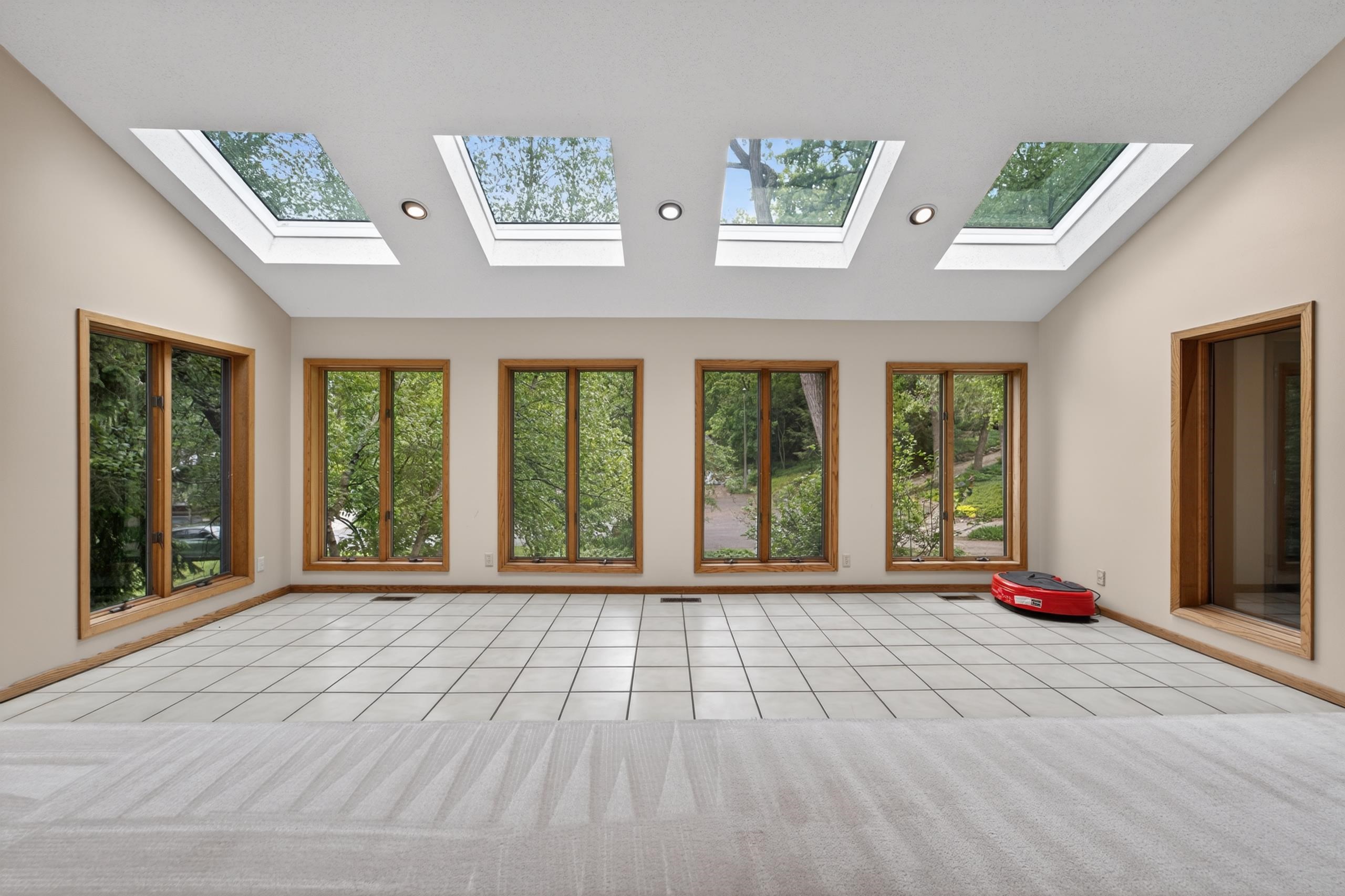 5 Wood Crest Court