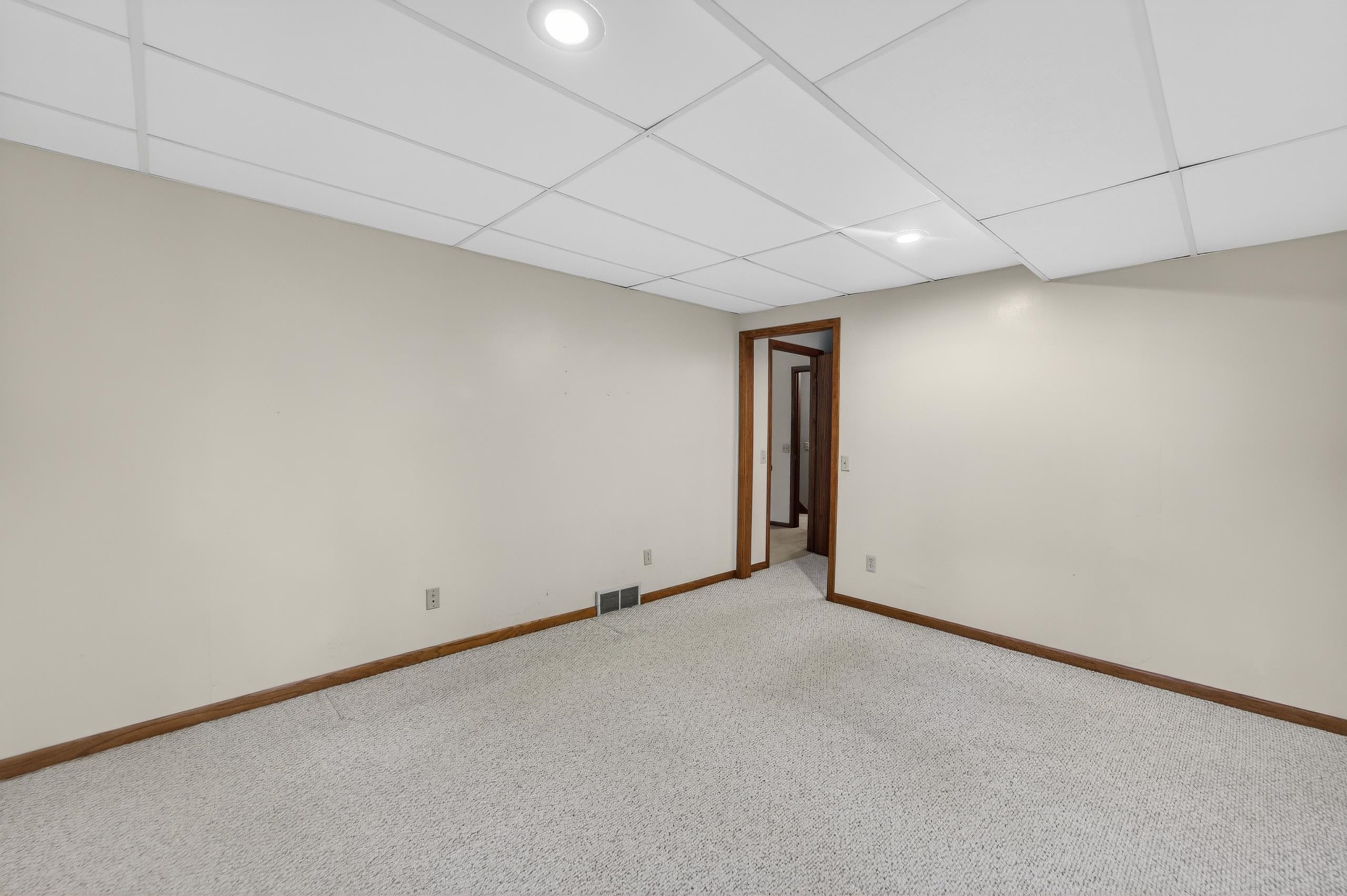 5 Wood Crest Court