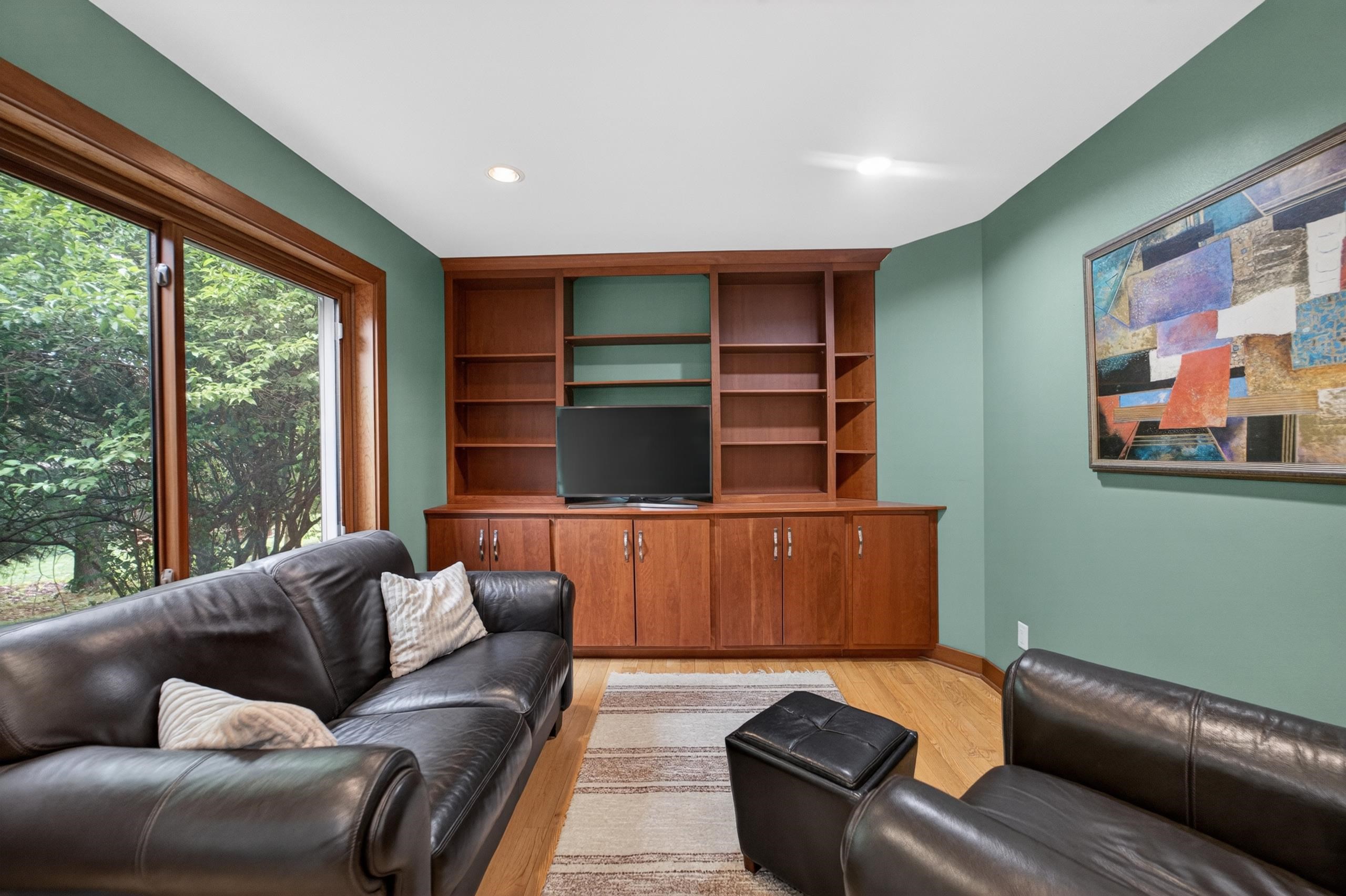 5 Wood Crest Court