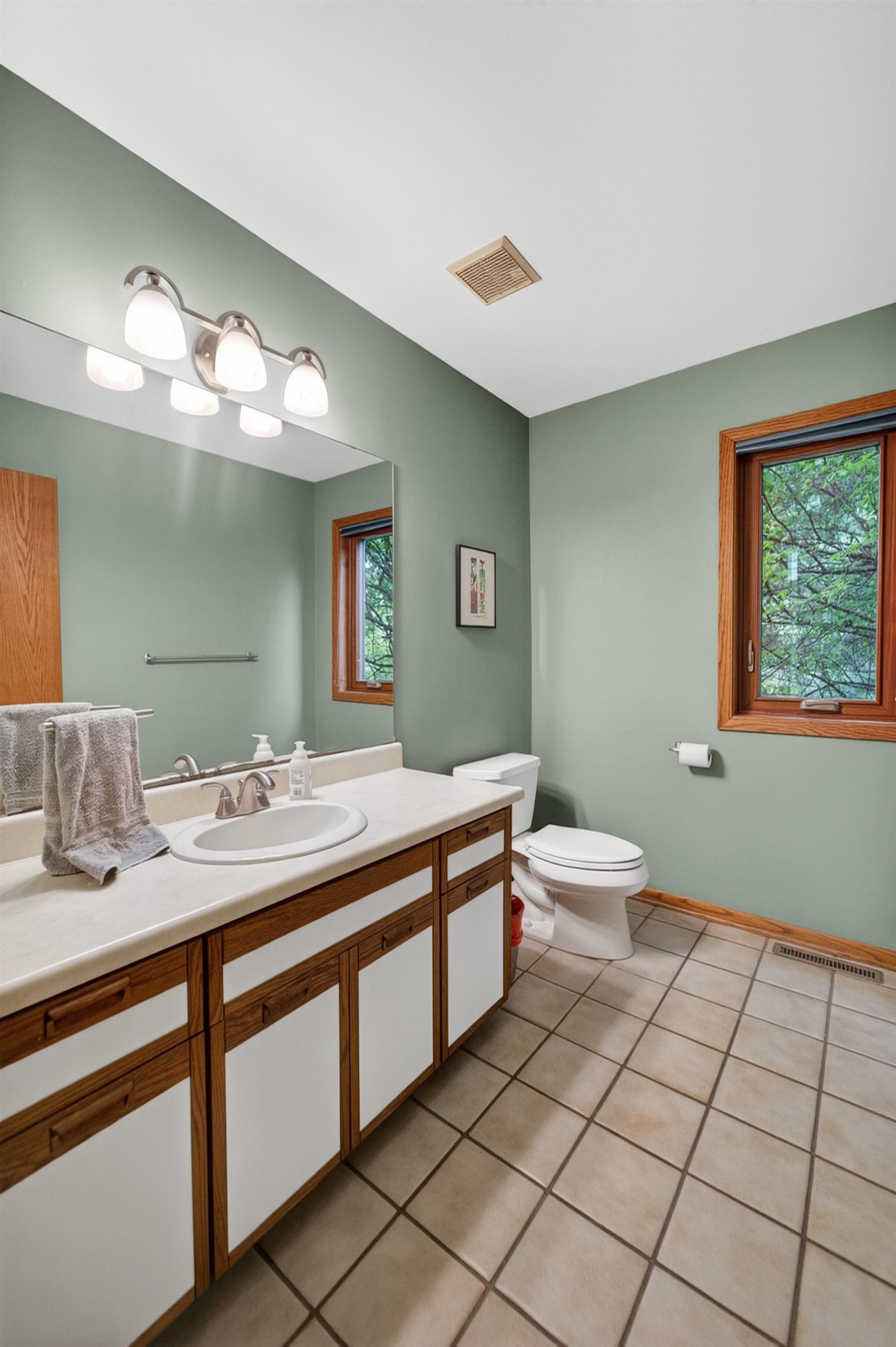 5 Wood Crest Court